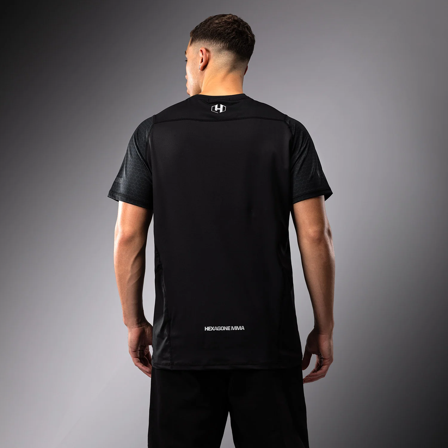 FK x Venum Hexagone MMA T-Shirt - Schwarz/Gold - Image 4