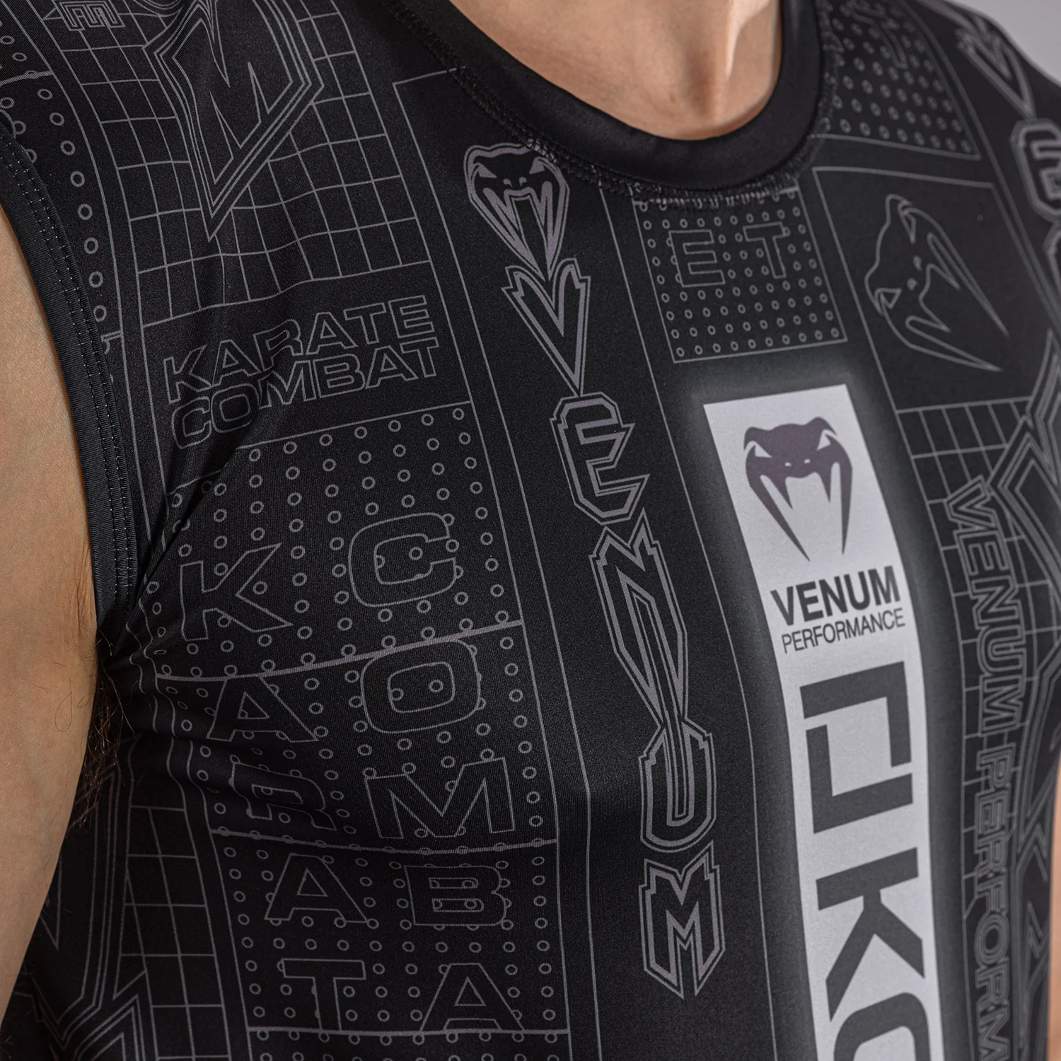 Karate Combat by Venum Dry-Tech-Tanktop – Schwarz/Grau - Image 5