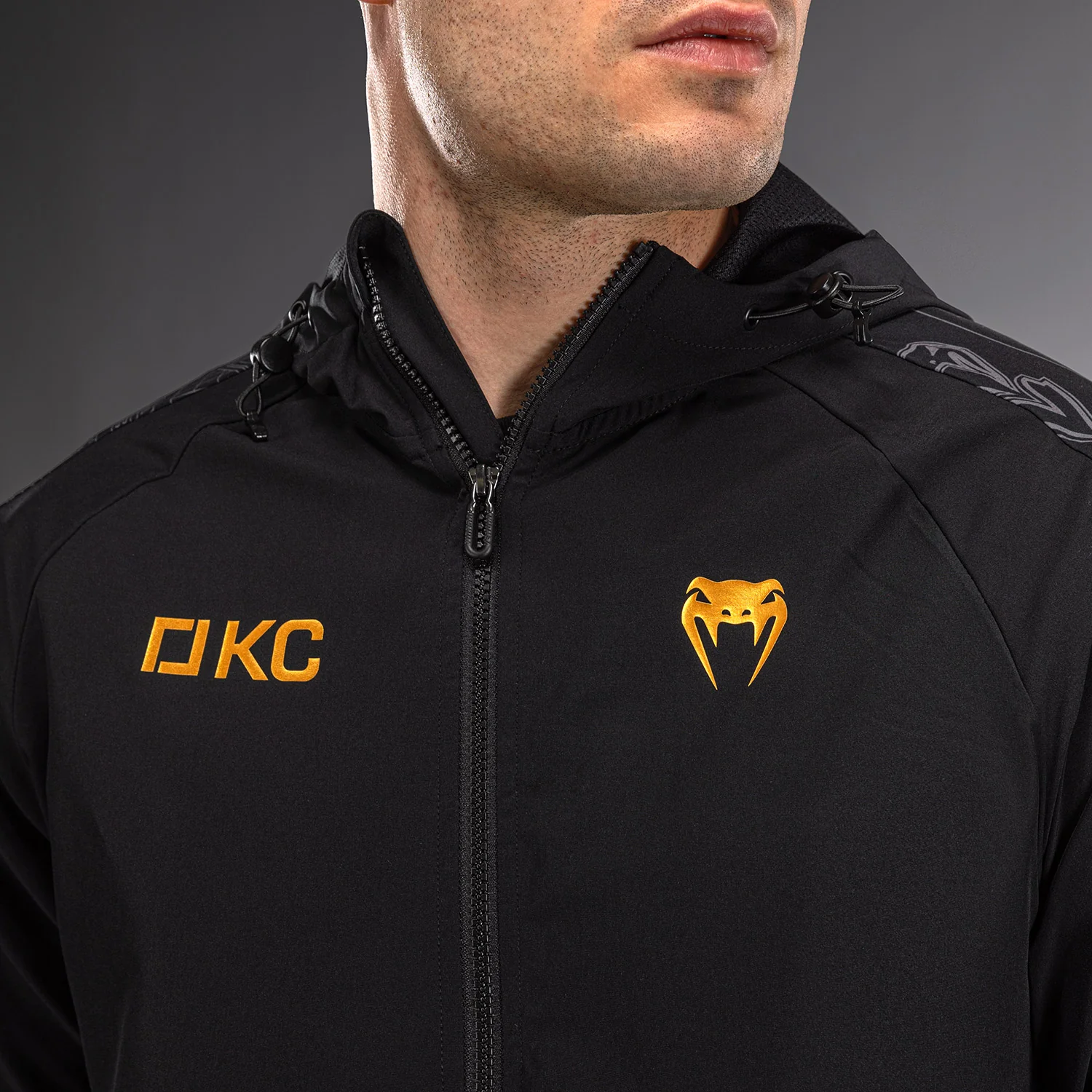 Karate Combat by Venum Trainingsjacke – Schwarz/Grau - Image 6