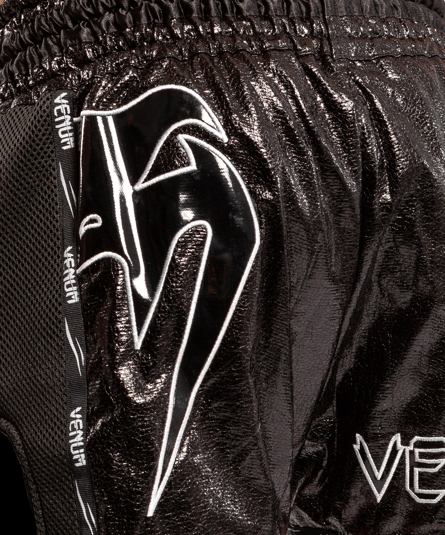 Muay Thai Shorts Venum Giant Infinite - Schwarz/Schwarz - Image 4