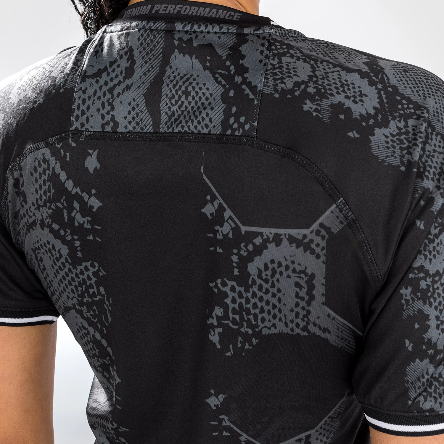 UFC Adrenaline by Venum Authentic Fight Night Walkout-Trikot für Frauen - Schwarz - Image 9