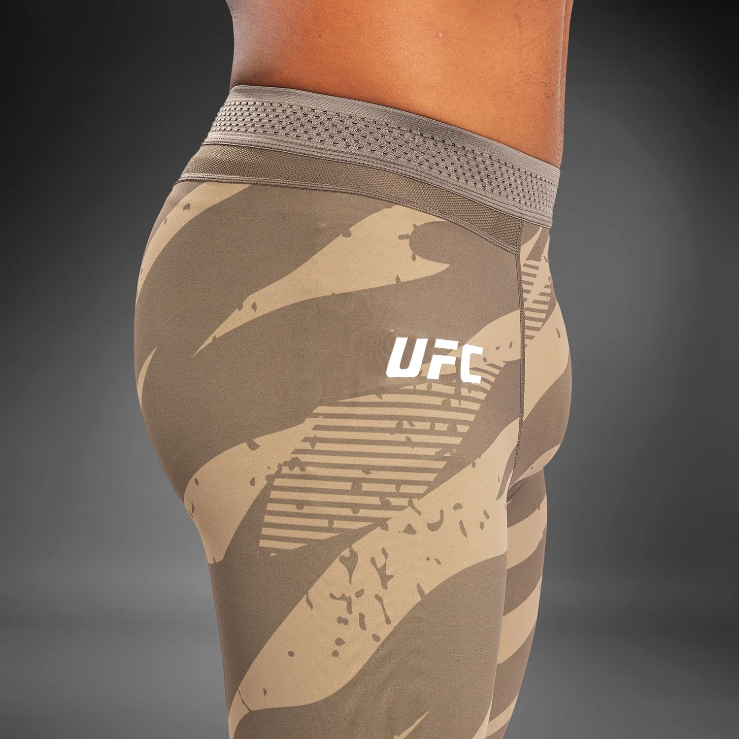 UFC Adrenaline by Venum Fight Week Performance Herren-Tight - Desert Camo - Image 5