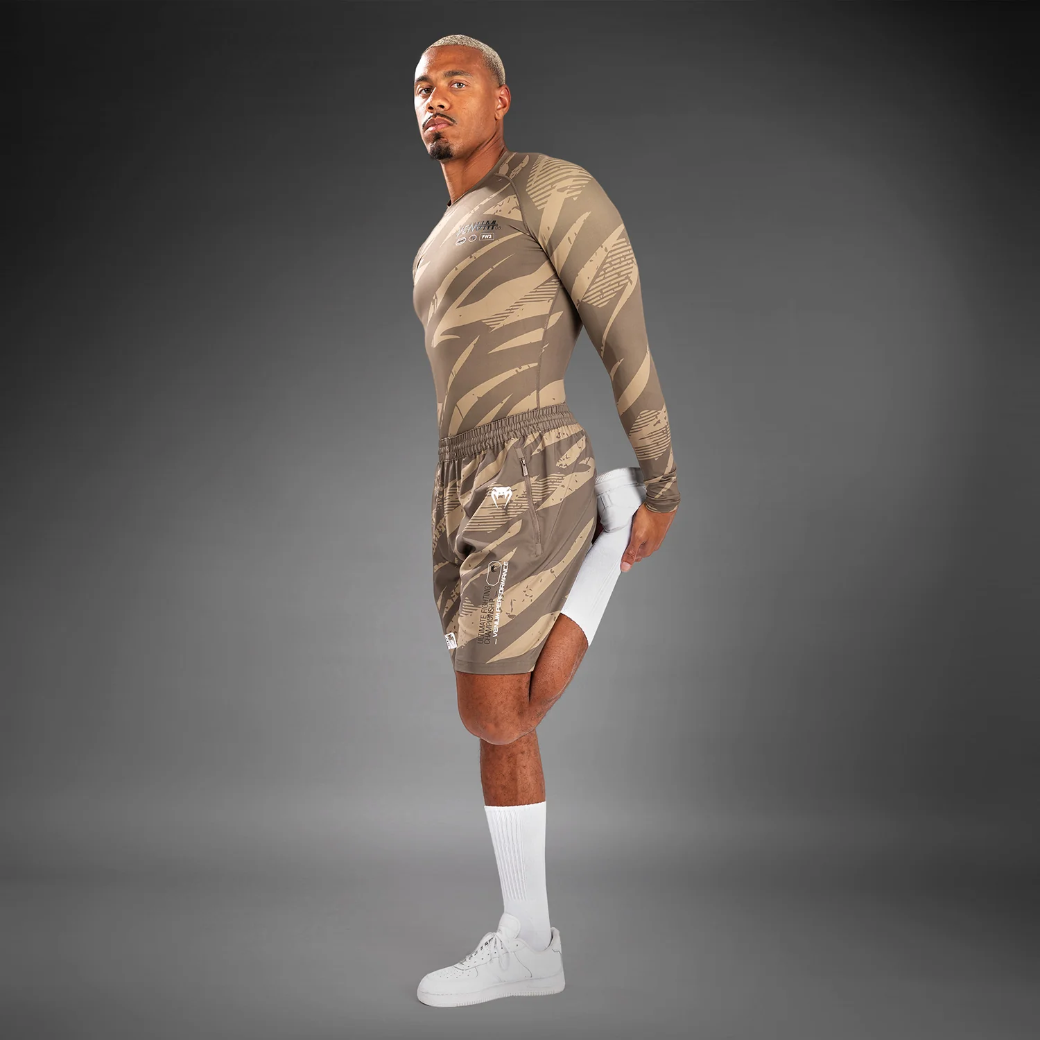 UFC Adrenaline by Venum Fight Week Performance Shorts Für Männer - Desert Camo - Image 3