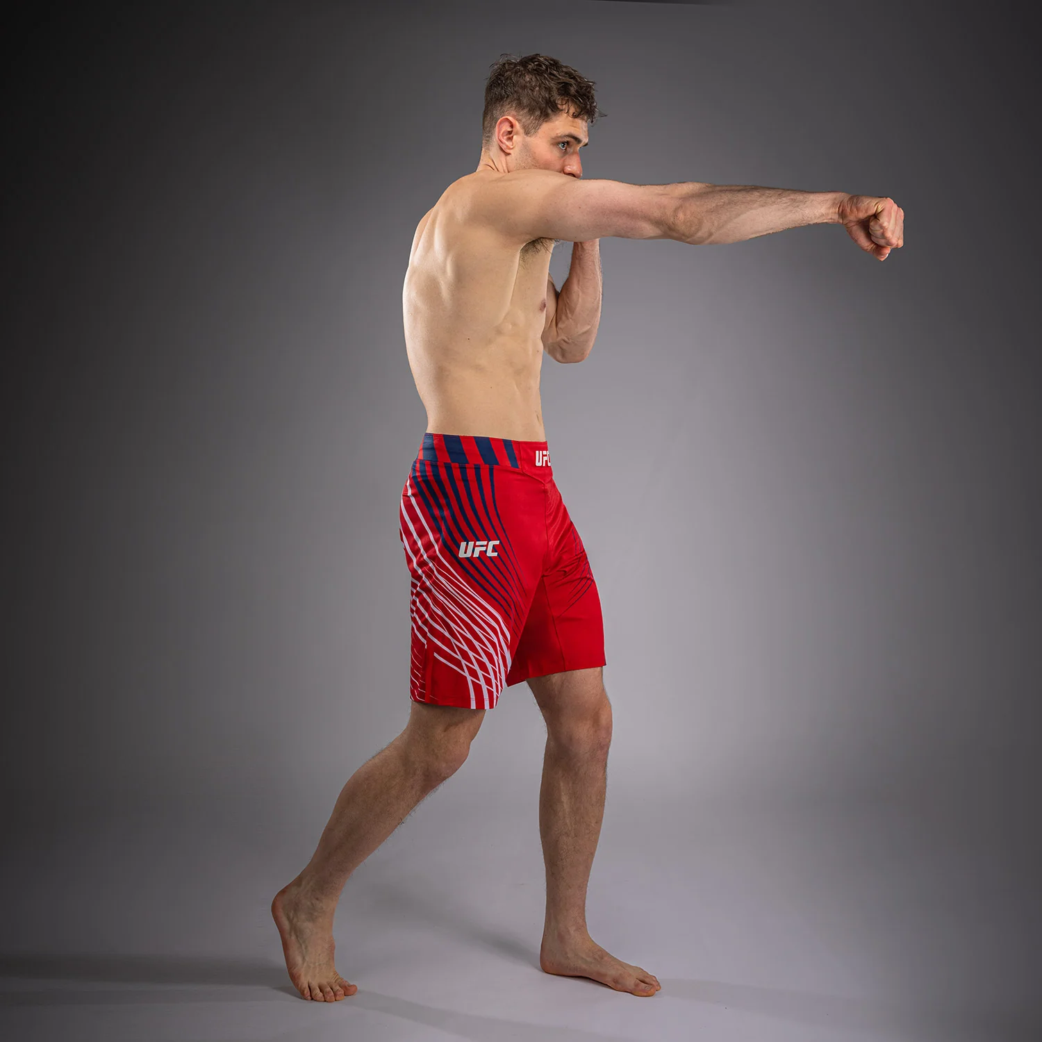 Official UFC Freedom 250 by Venum Authentic Fight Night Fight Shorts im Long Fit für Herren - Rot - Image 6