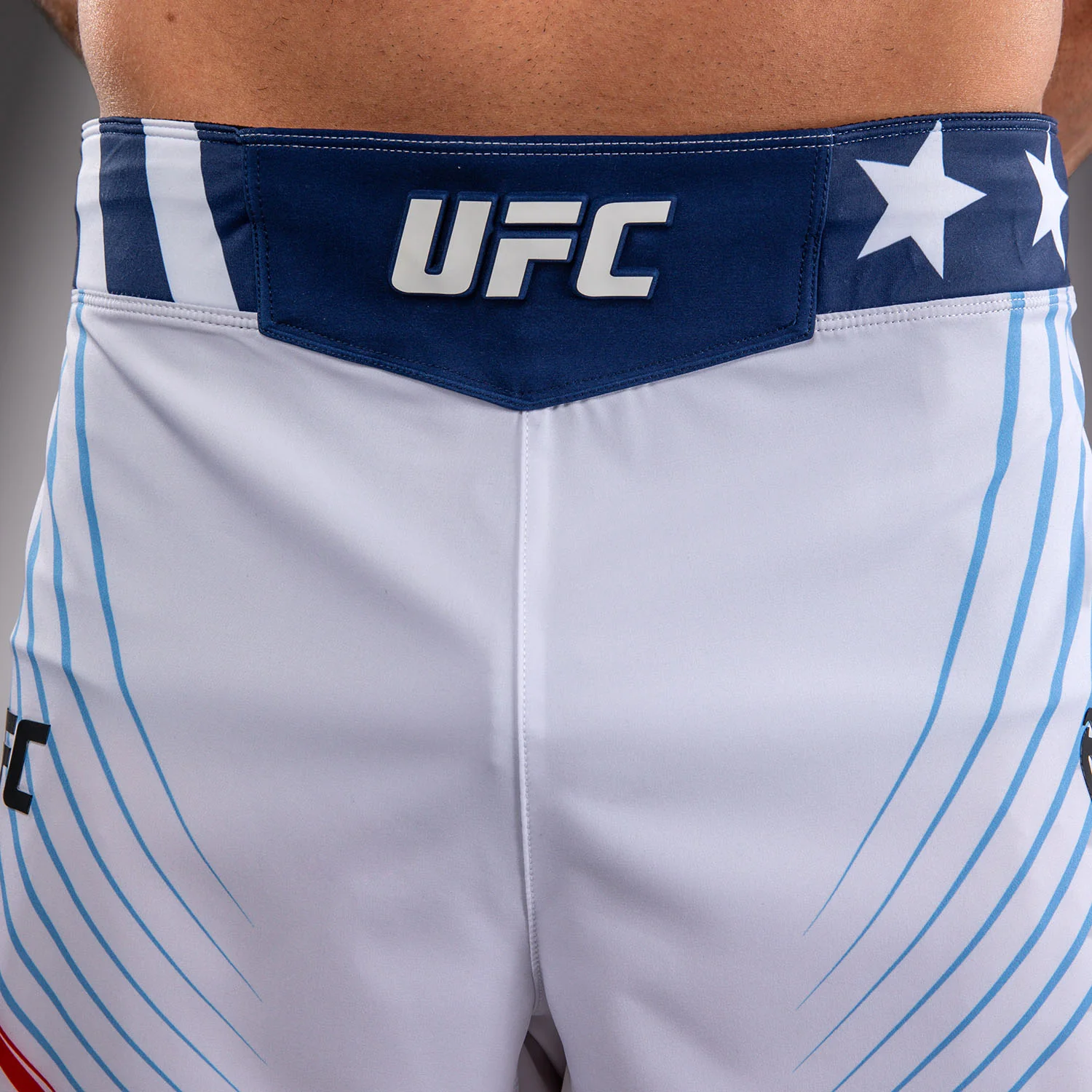 Official UFC Freedom 250 by Venum Authentic Fight Night Fight Shorts im Short Fit für Herren - Weiß - Image 5