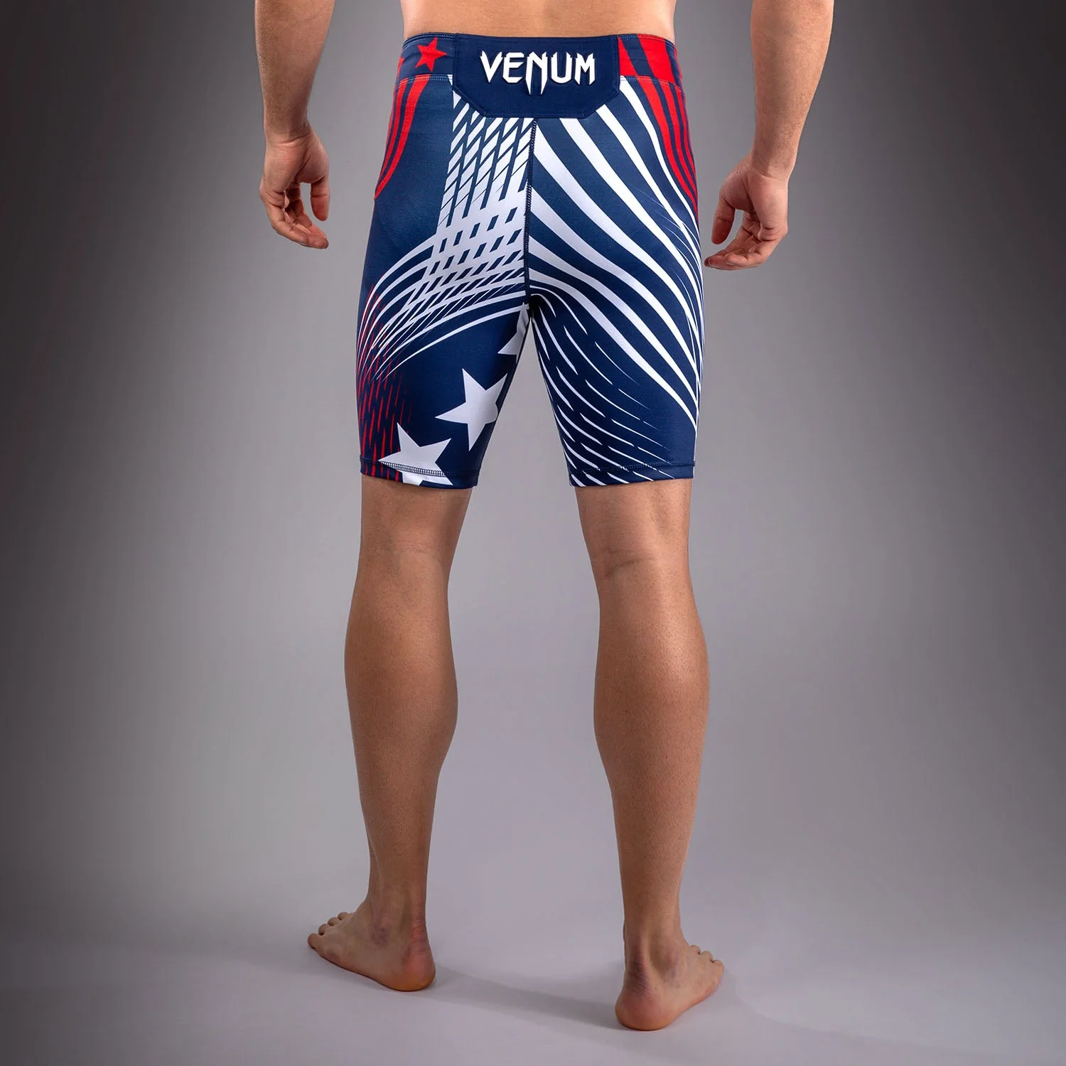 Official UFC Freedom 250 by Venum Authentic Fight Night Vale Tudo Shorts für Herren - Blau - Image 4