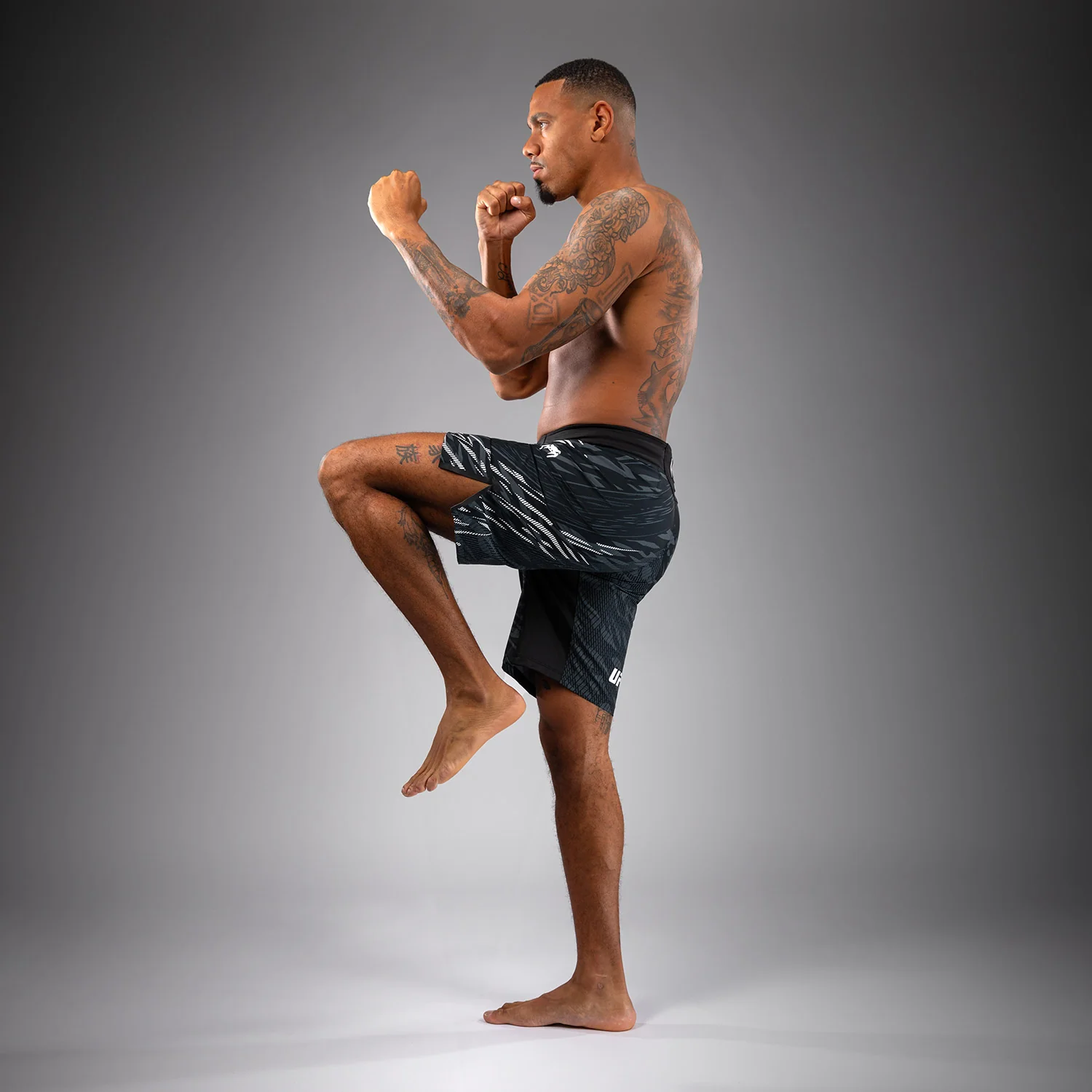 UFC Fusion by Venum Authentic Fight Night Herren Fight Short - Long Fit - Schwarz - Image 5