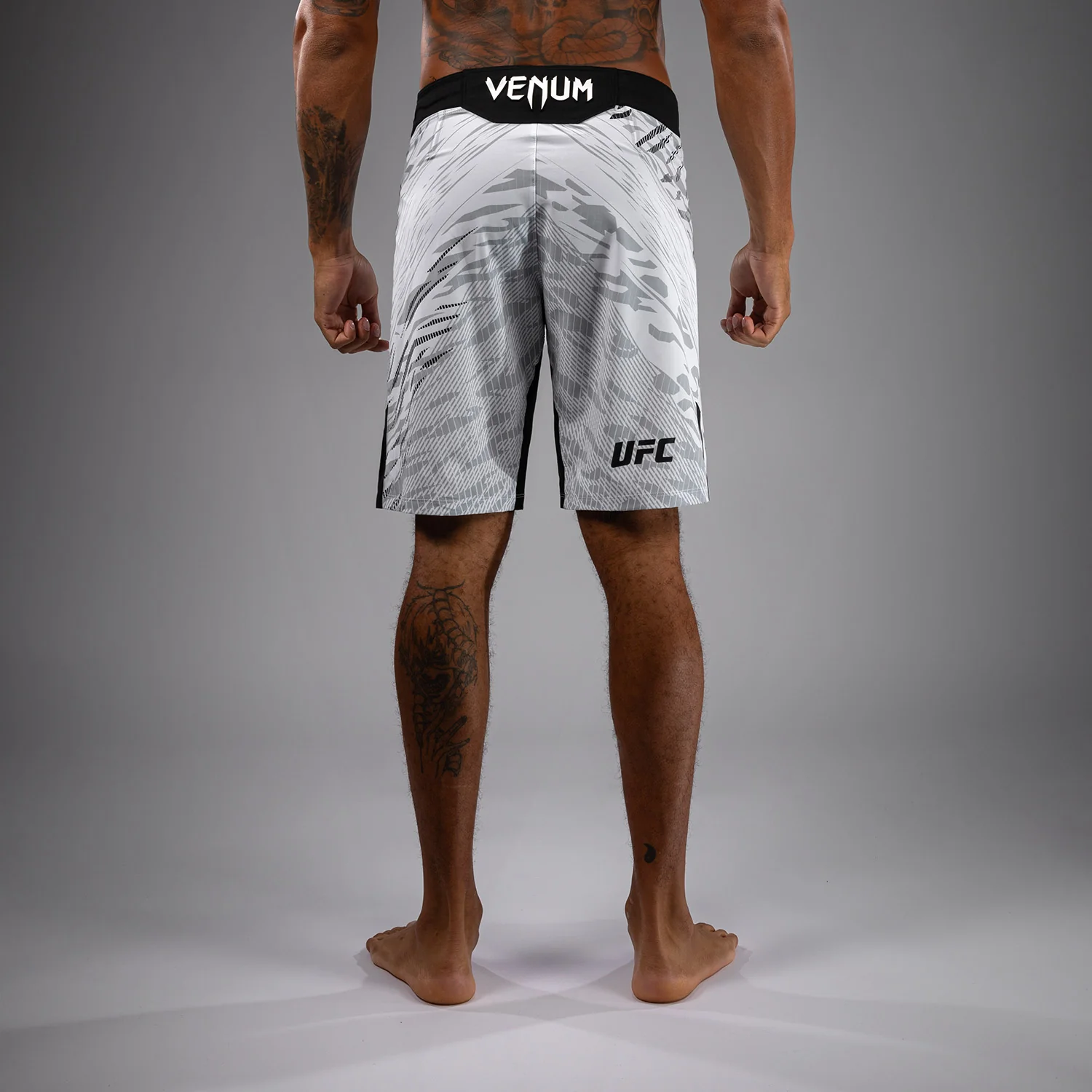 UFC Fusion by Venum Authentic Fight Night Herren Fight Short - Long Fit - Weiß - Image 3
