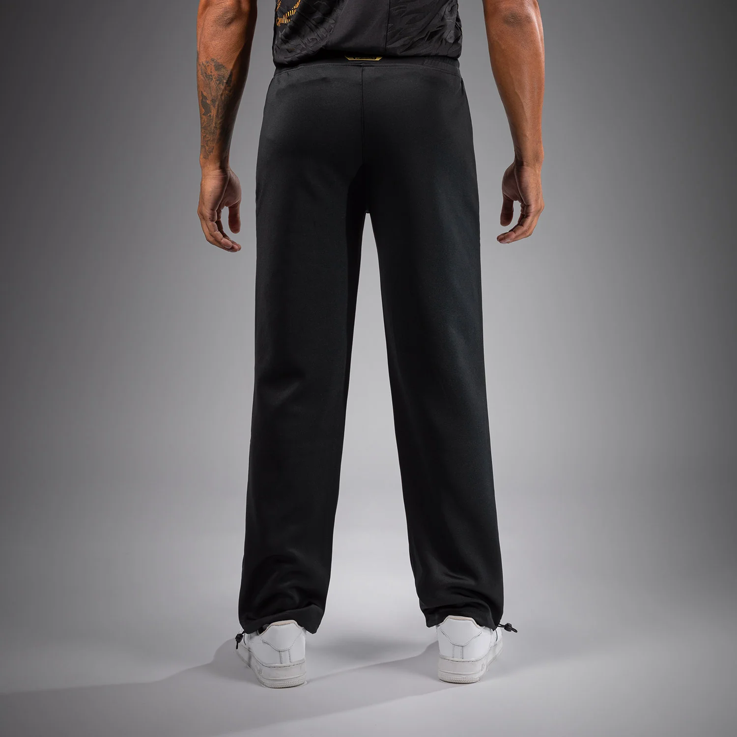 UFC Fusion by Venum Authentic Fight Night Herren Straight Leg Walkout Hose - Champion - Image 4