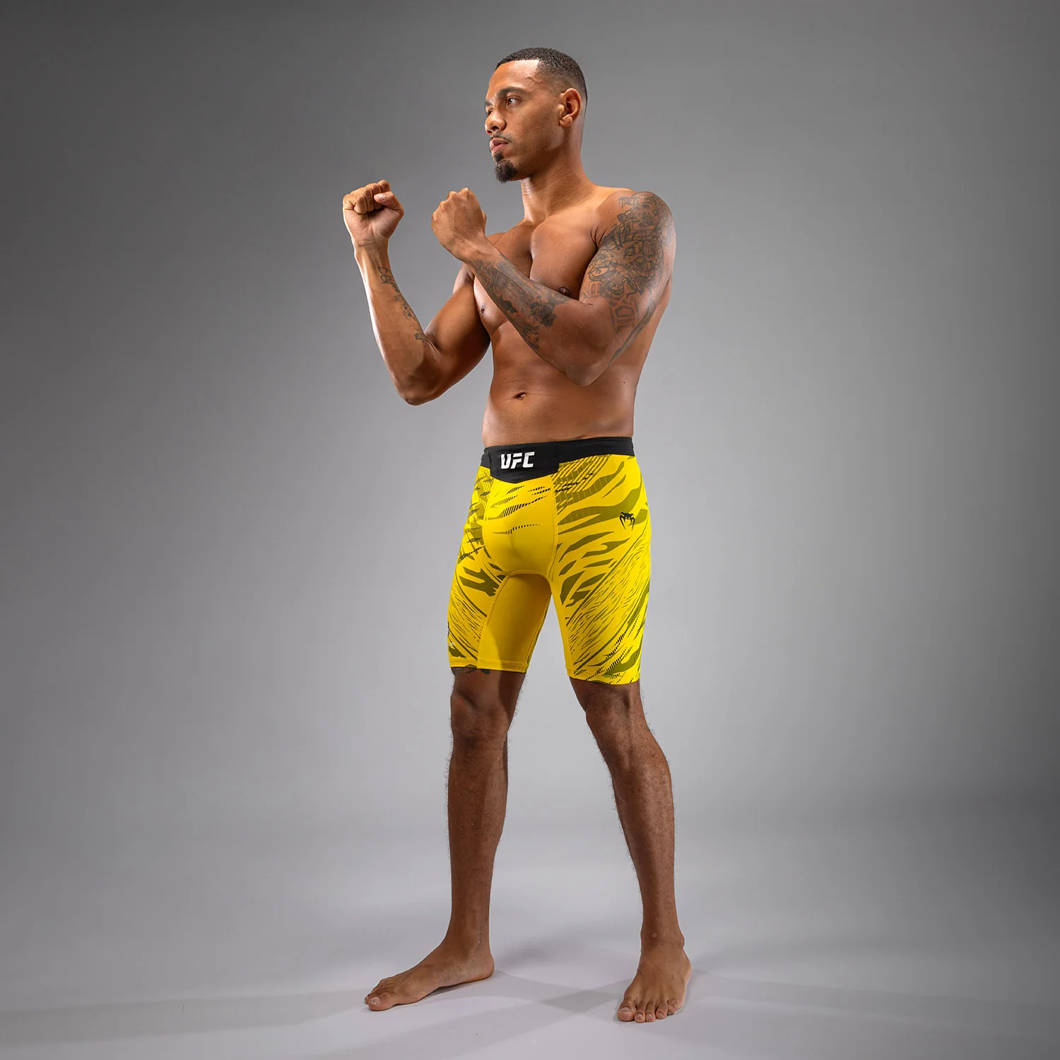 UFC Fusion by Venum Authentic Fight Night Herren Vale Tudo Short - Gelb - Image 3