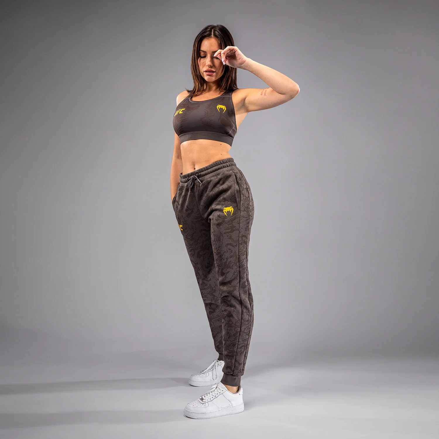 UFC Fusion by Venum Fight Week Damen Baumwollhose - Erdiges Braun - Image 2