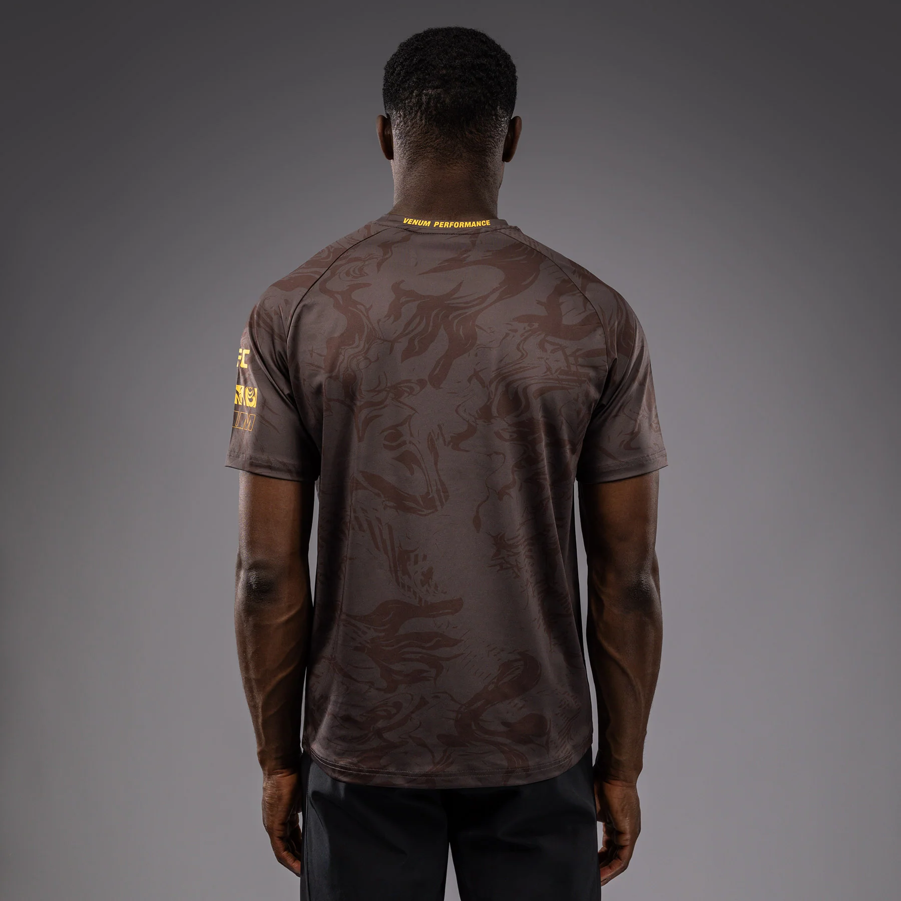 UFC Fusion by Venum Fight Week Herren Dry-Tech T-Shirt - Erdiges Braun - Image 6