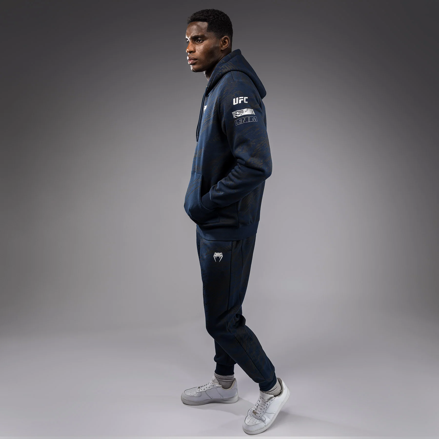 UFC Fusion by Venum Fight Week Herren Pullover Hoodie - Ozeanisches Blau - Image 5