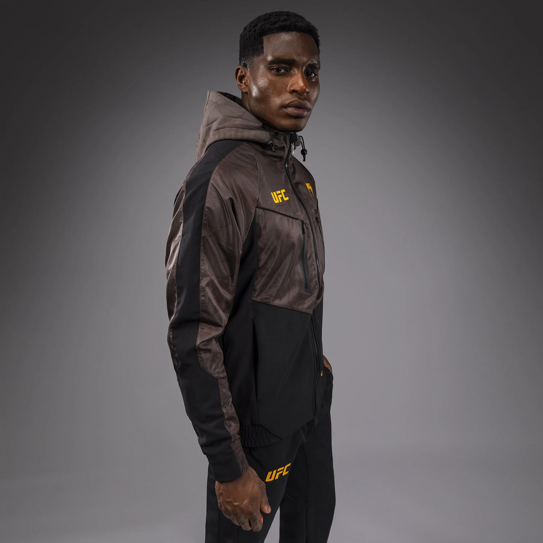 UFC Fusion by Venum Fight Week Herren Zip Hoodie - Erdiges Braun - Image 12