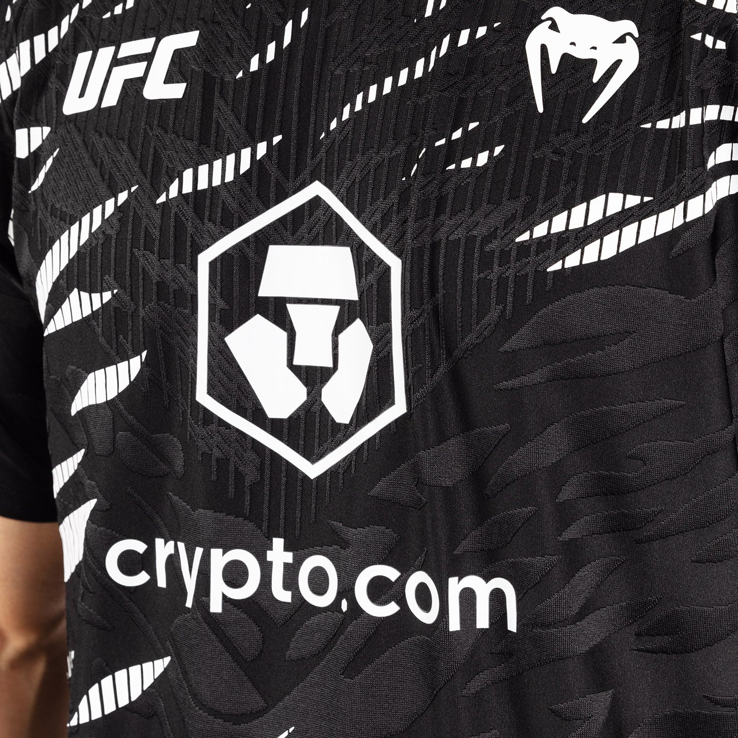 UFC Fusion by Venum Personalized Authentic Fight Night Herren Walkout Jersey - Schwarz - Image 7