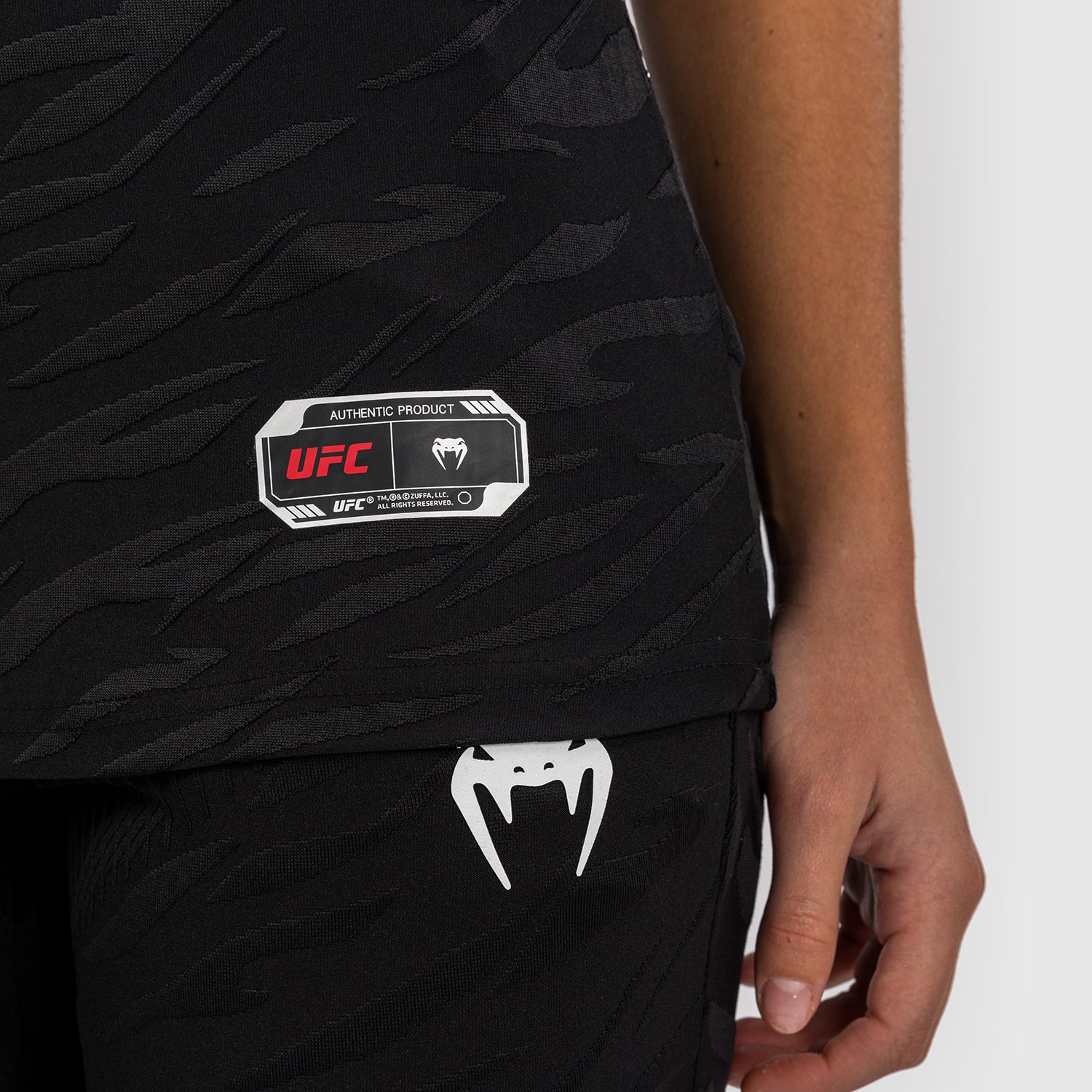UFC Fusion by Venum Personalized Authentic Fight Night Damen Walkout Jersey - Schwarz - Image 8