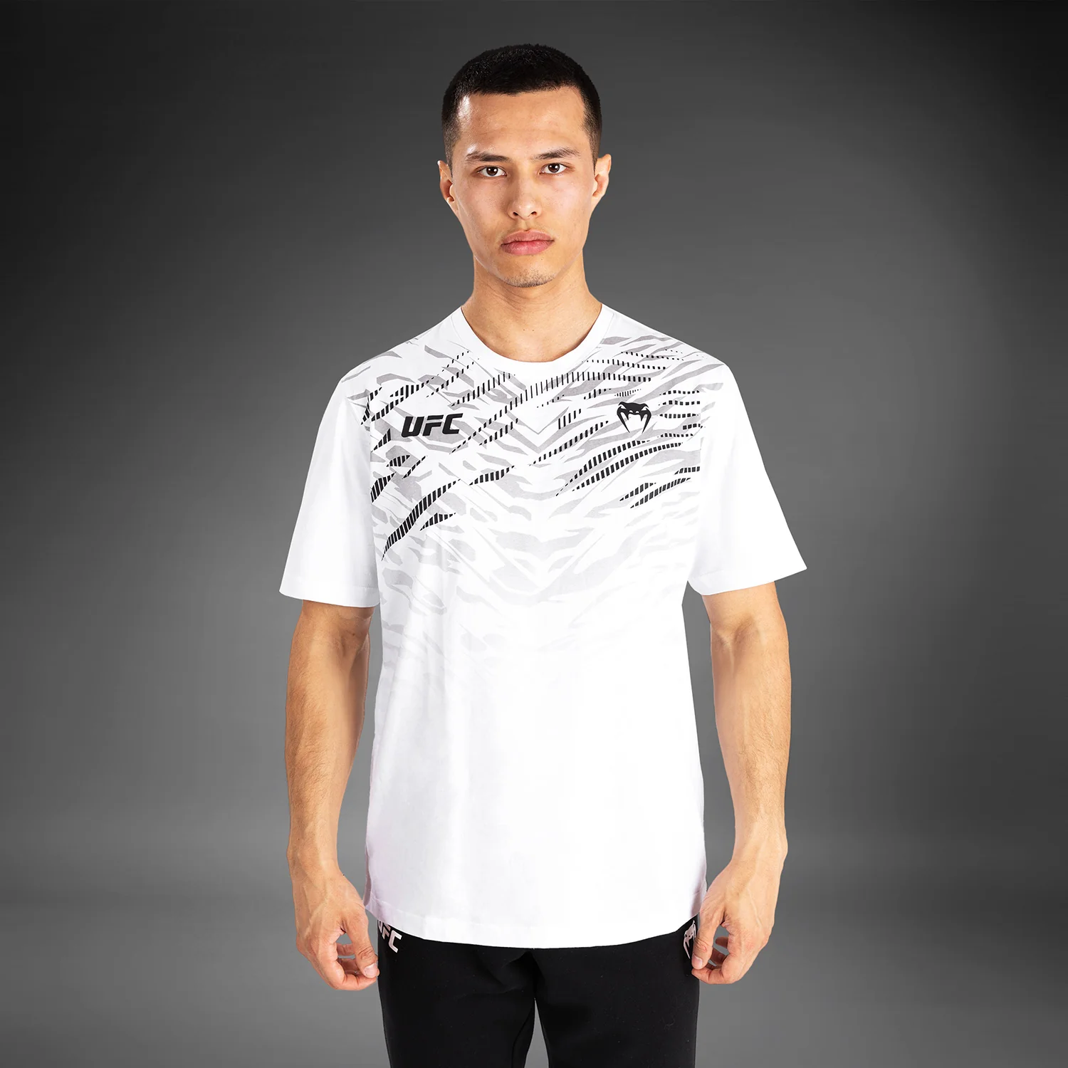 UFC Fusion by Venum Replica Herren Kurzarm T-Shirt - Weiß - Image 6