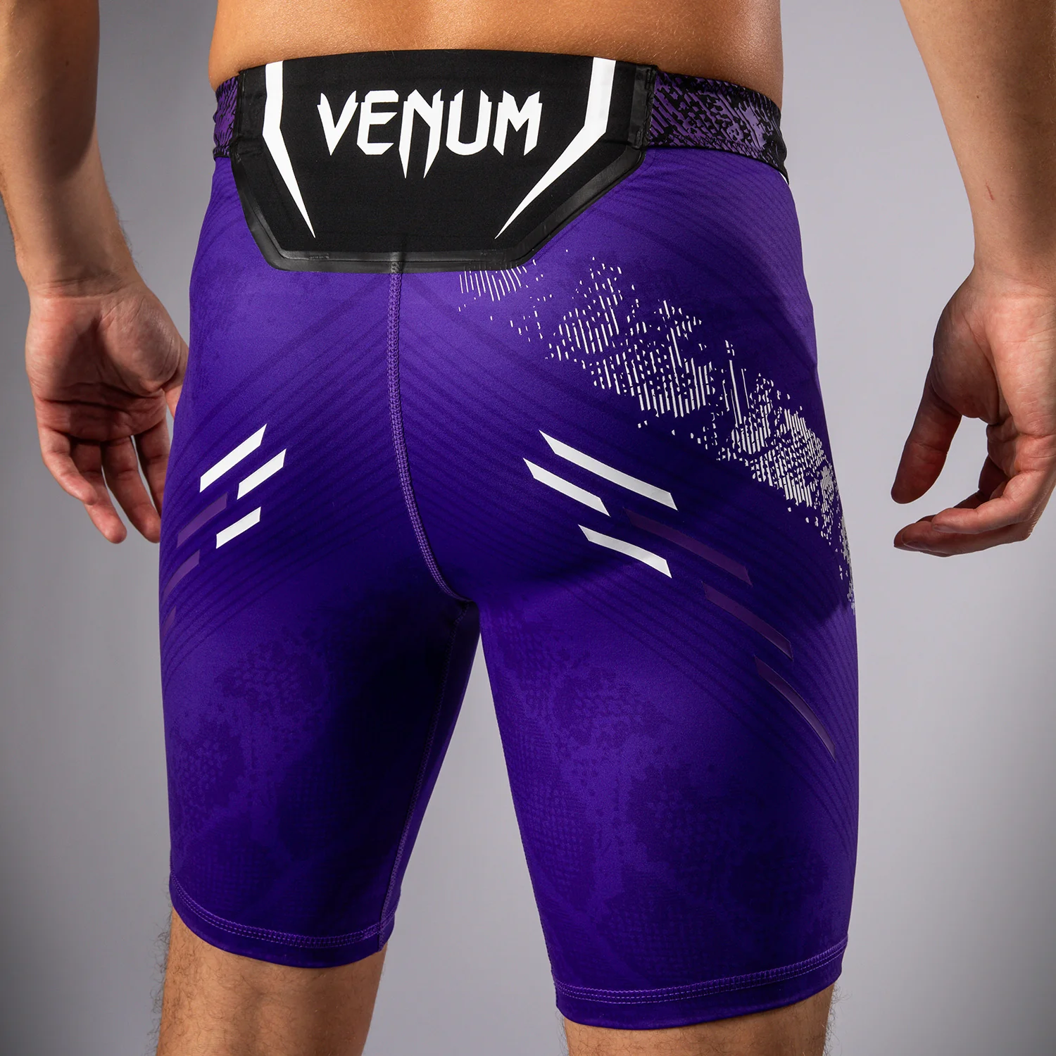 UFC Adrenaline by Venum Authentic Fight Night Herren Vale Tudo Short - lila - Image 5