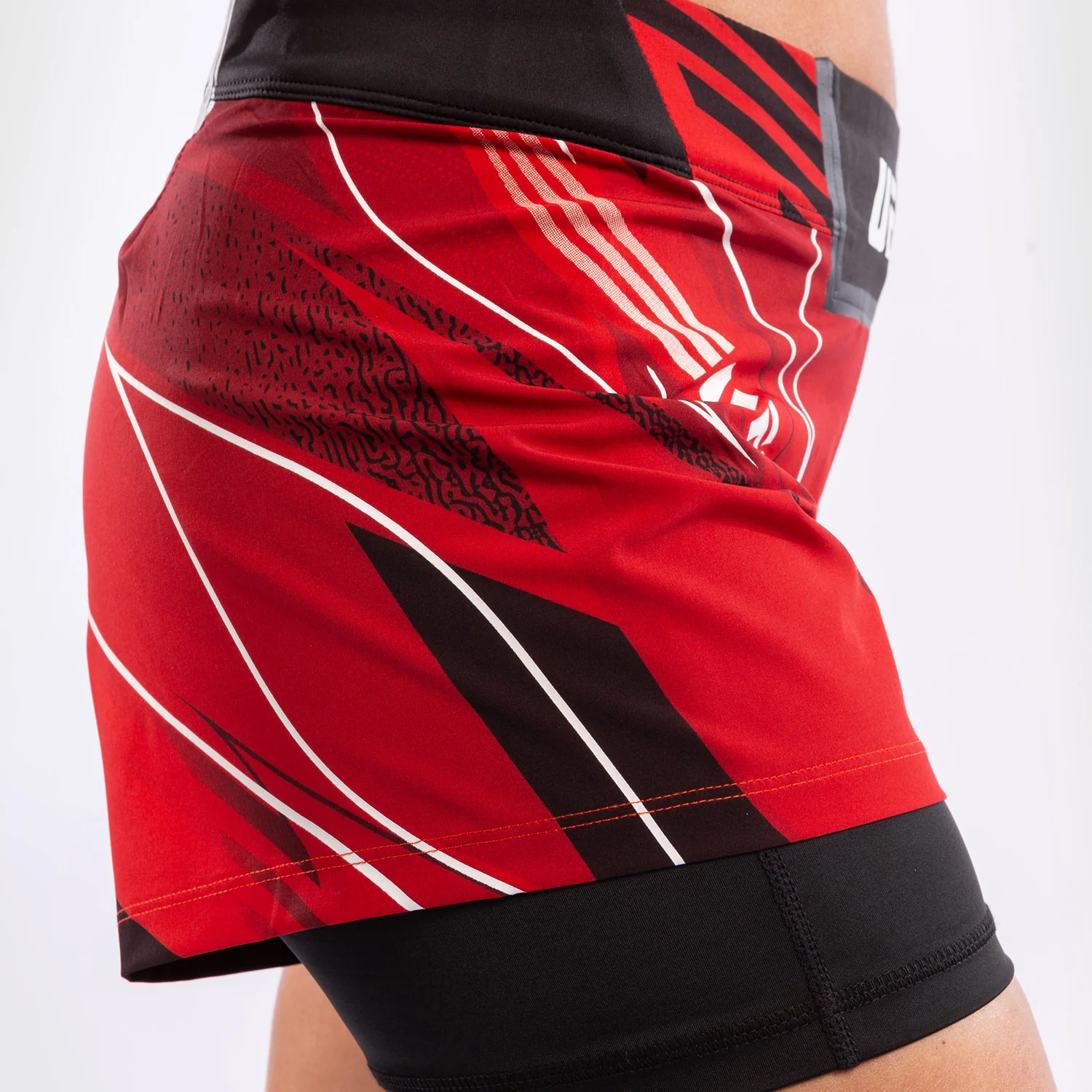 UFC Venum Authentic Fight Night Damen Shorts - Short Fit - Rot - Image 7