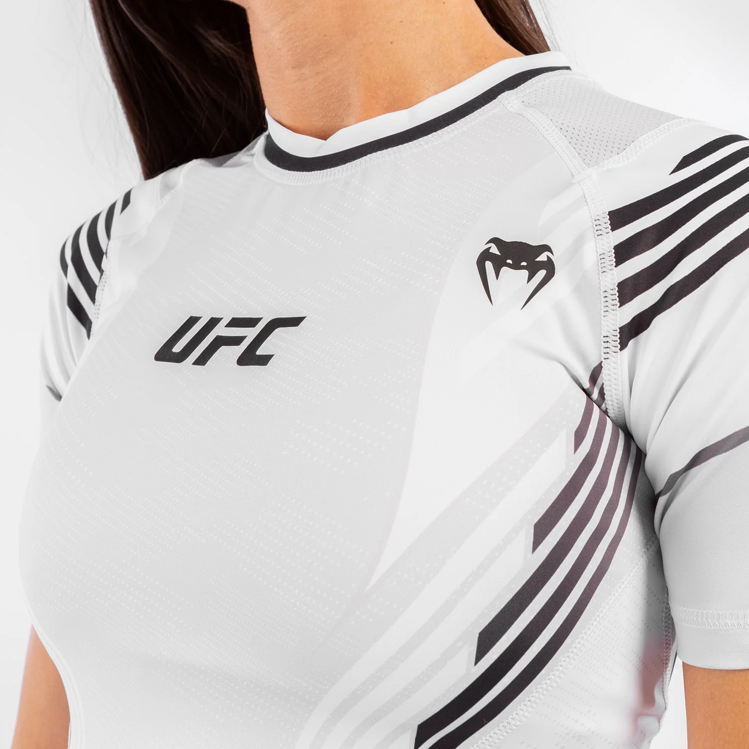 UFC Venum Authentic Fight Night Frauen Rashguard - Weiß - Image 5