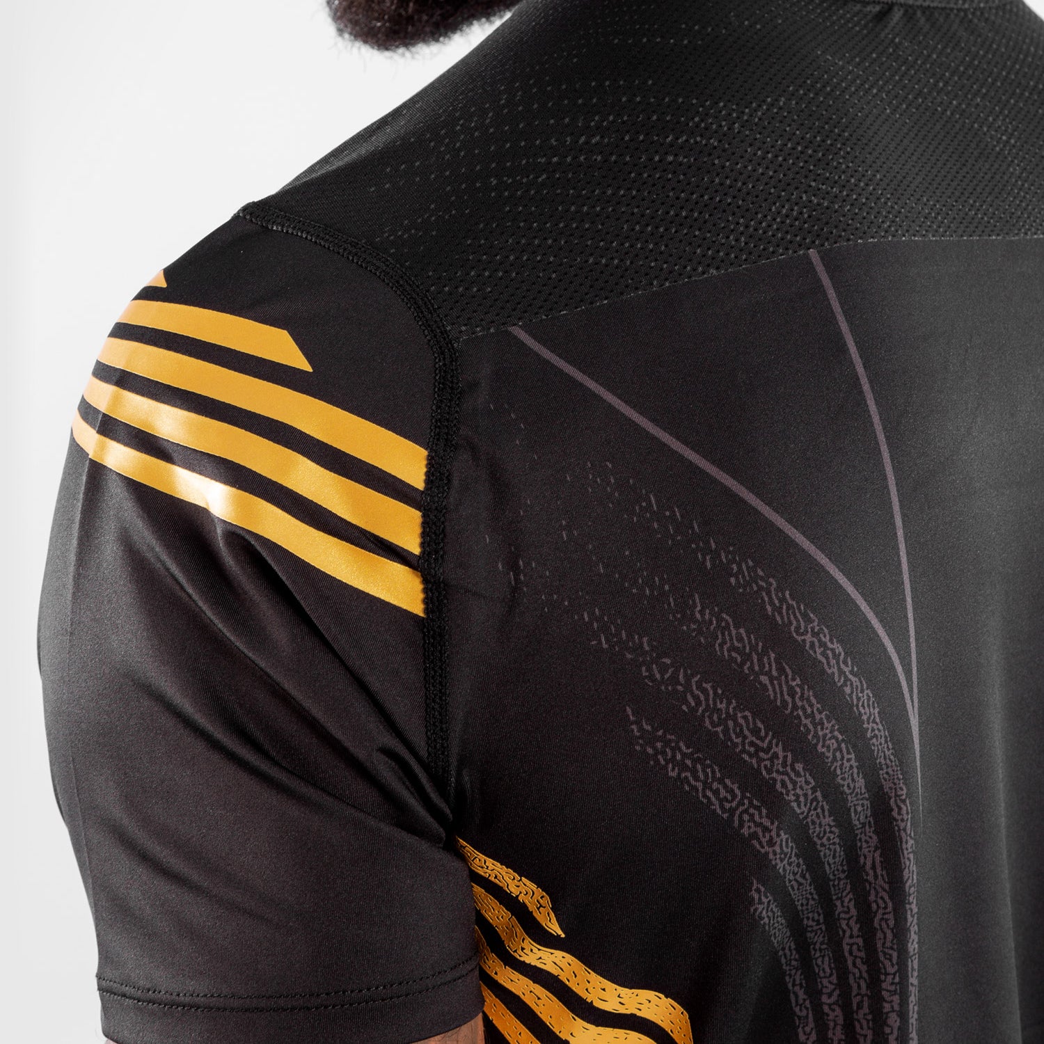 UFC Venum Personalisiert Authentic Fight Night Herren Walkout Trikot - Champion - Image 7