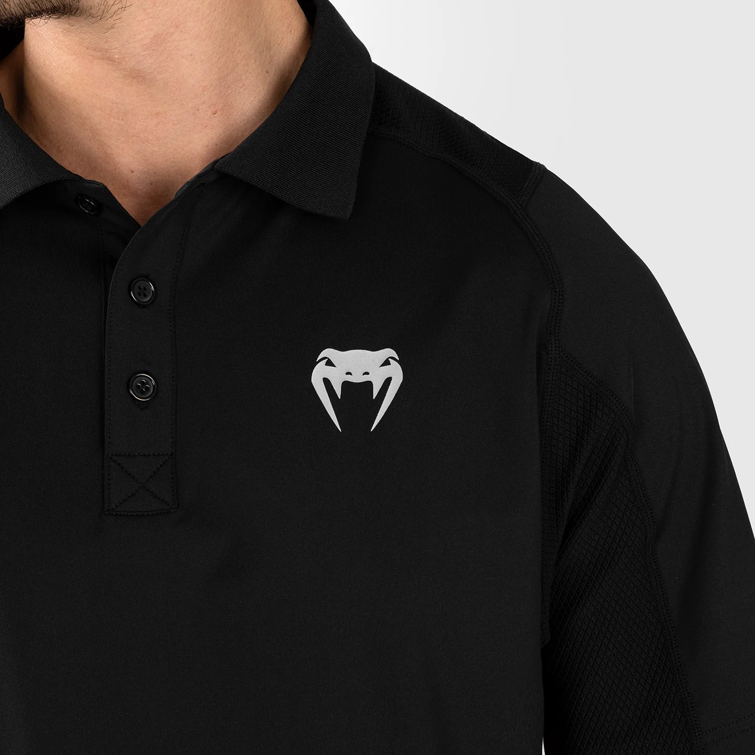 UFC Venum Performance Institute 2.0 Poloshirt für Männer - Schwarz/Rot - Image 3