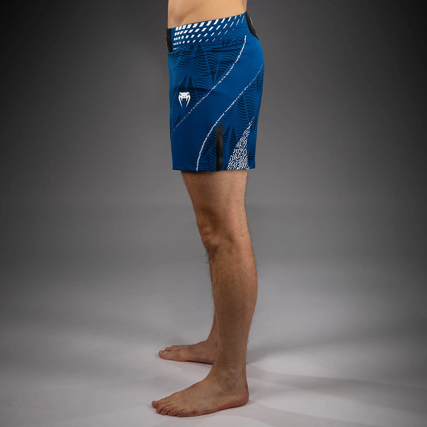 UFC Zenith by Venum Authentic Fight Night Kurze Passform Fight Short Herren - Blau - Image 2