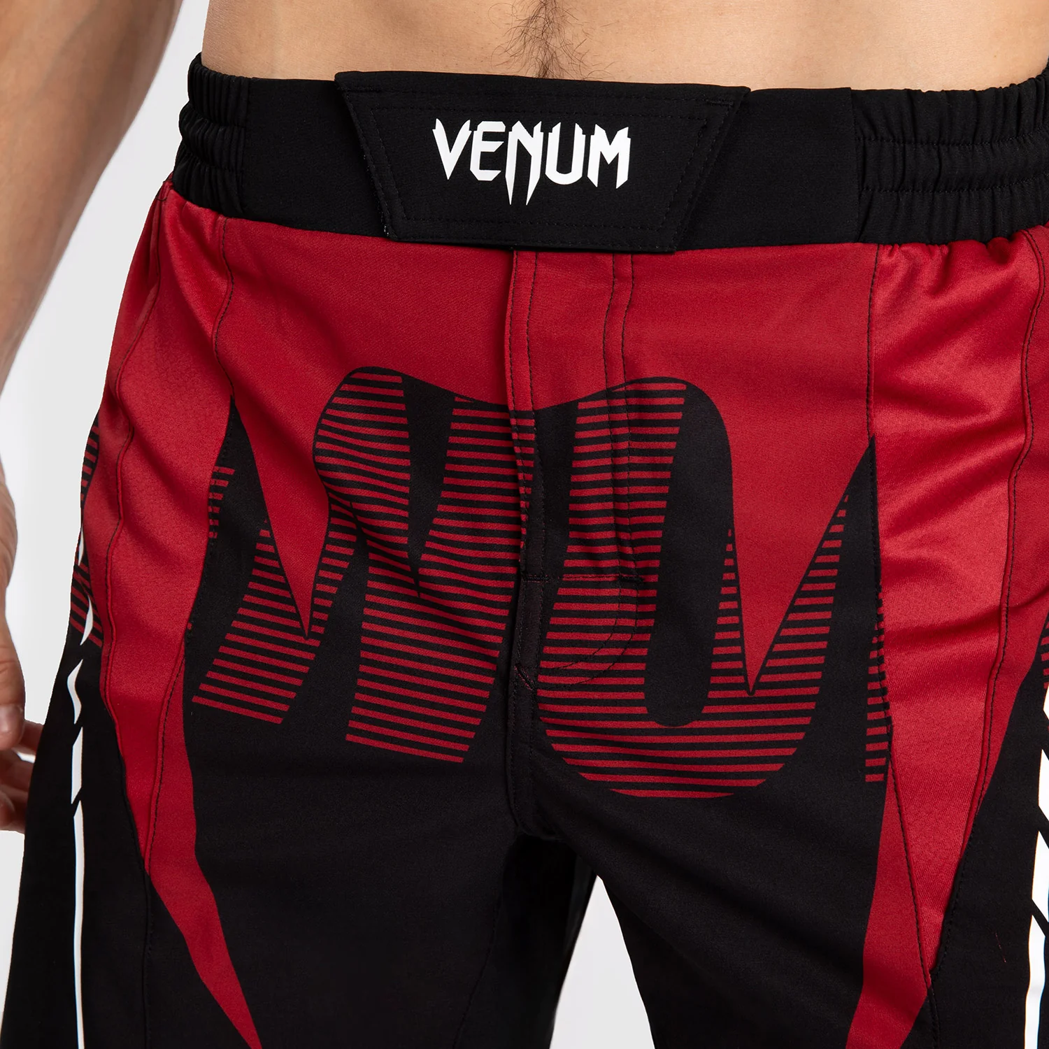 Venum Adrenaline Herren Fightshorts - Red - Image 5