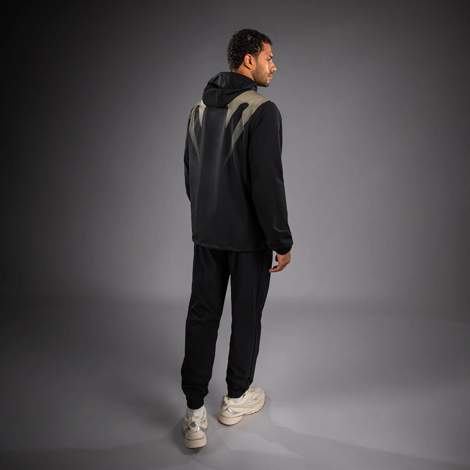 Venum Adrenaline Trainingsjacke – Schwarz/Sand - Image 3
