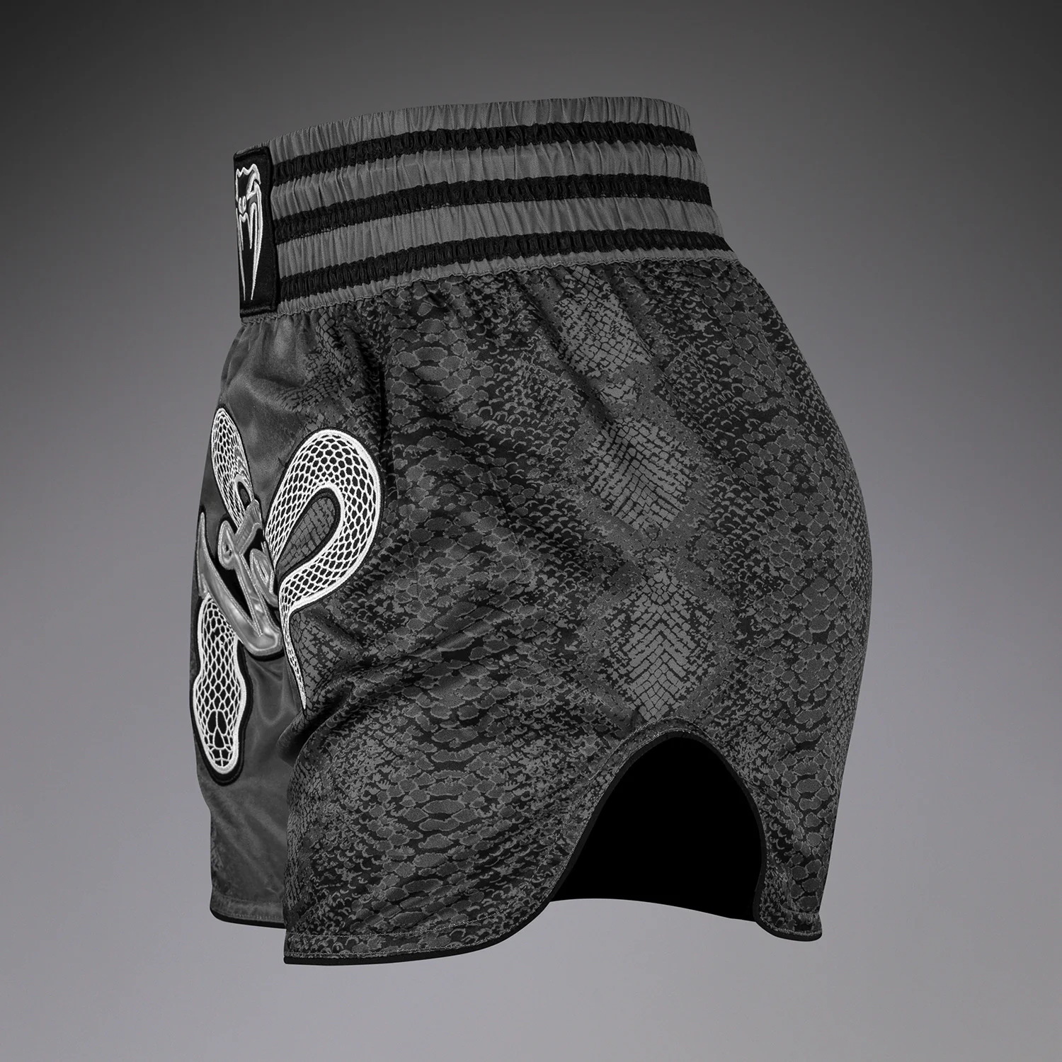 Venum Amazonia Frauen Muay Thai Shorts - Dunkelgrau - Image 2