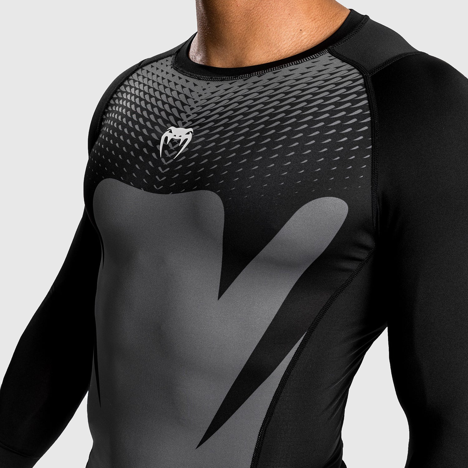 Venum Attack Herren Langarm Rashguard - Schwarz/Grau - Image 5