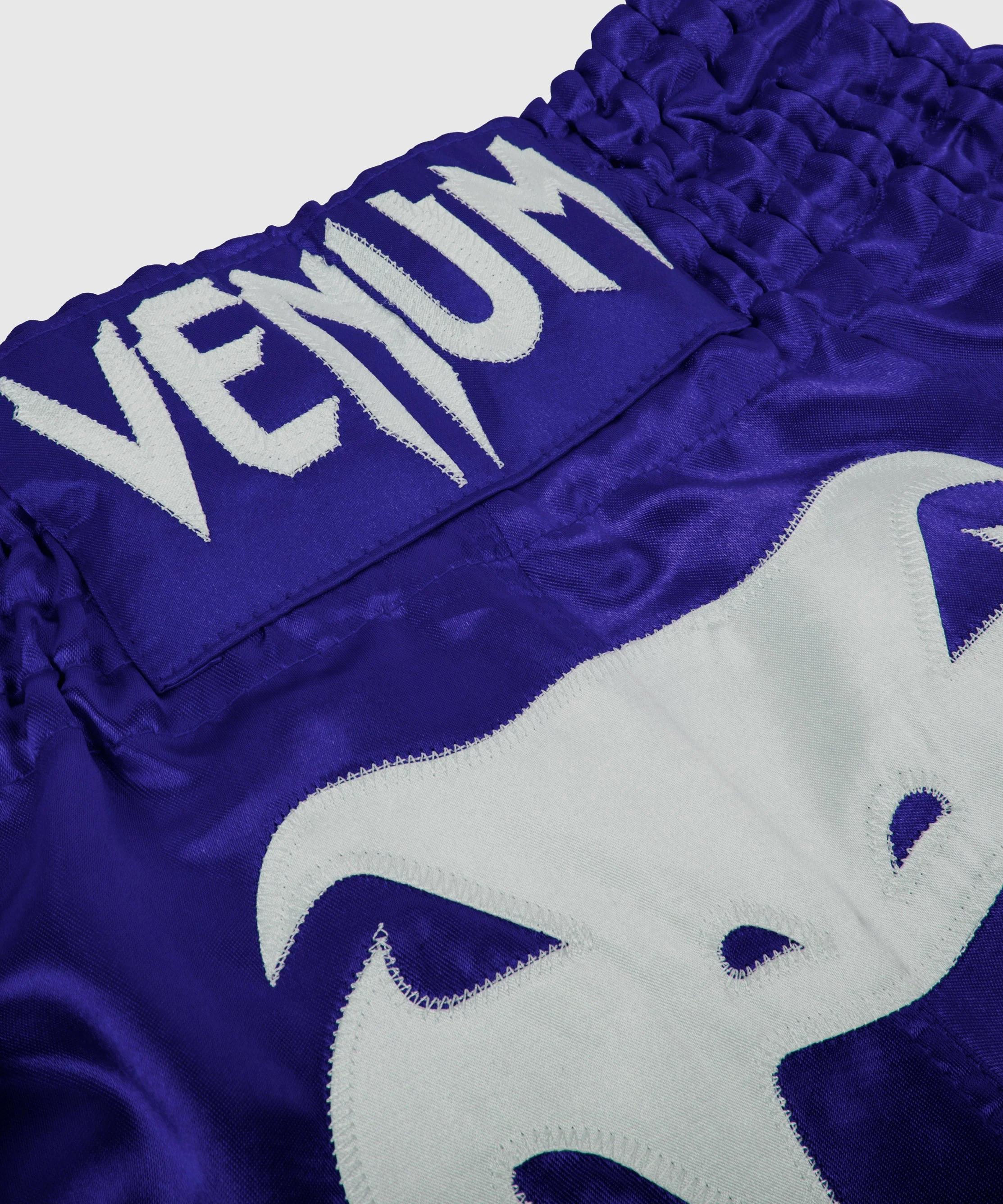 Venum Bangkok Inferno Muay Thai Shorts - Blau/Weiß - Image 3