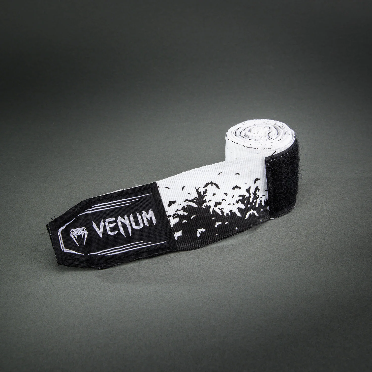 Venum Kontact Evo Bats Night Boxing Bandagen - Schwarz/Weiß - Image 3