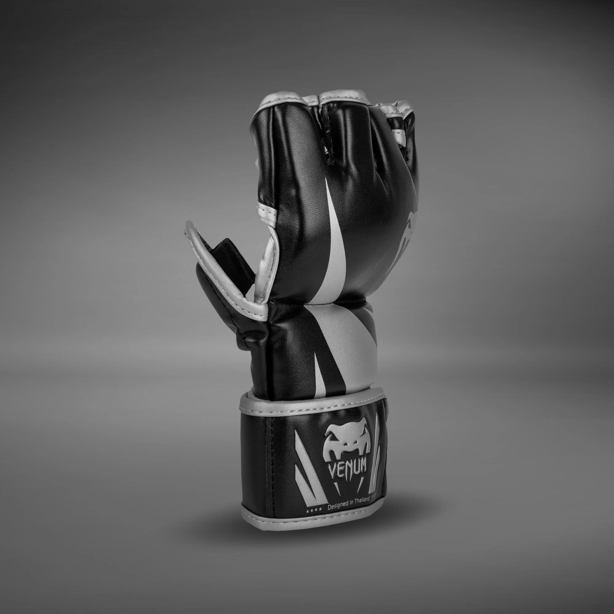 Venum Challenger 2.0 MMA-Handschuhe – Schwarz/Silber - Image 3