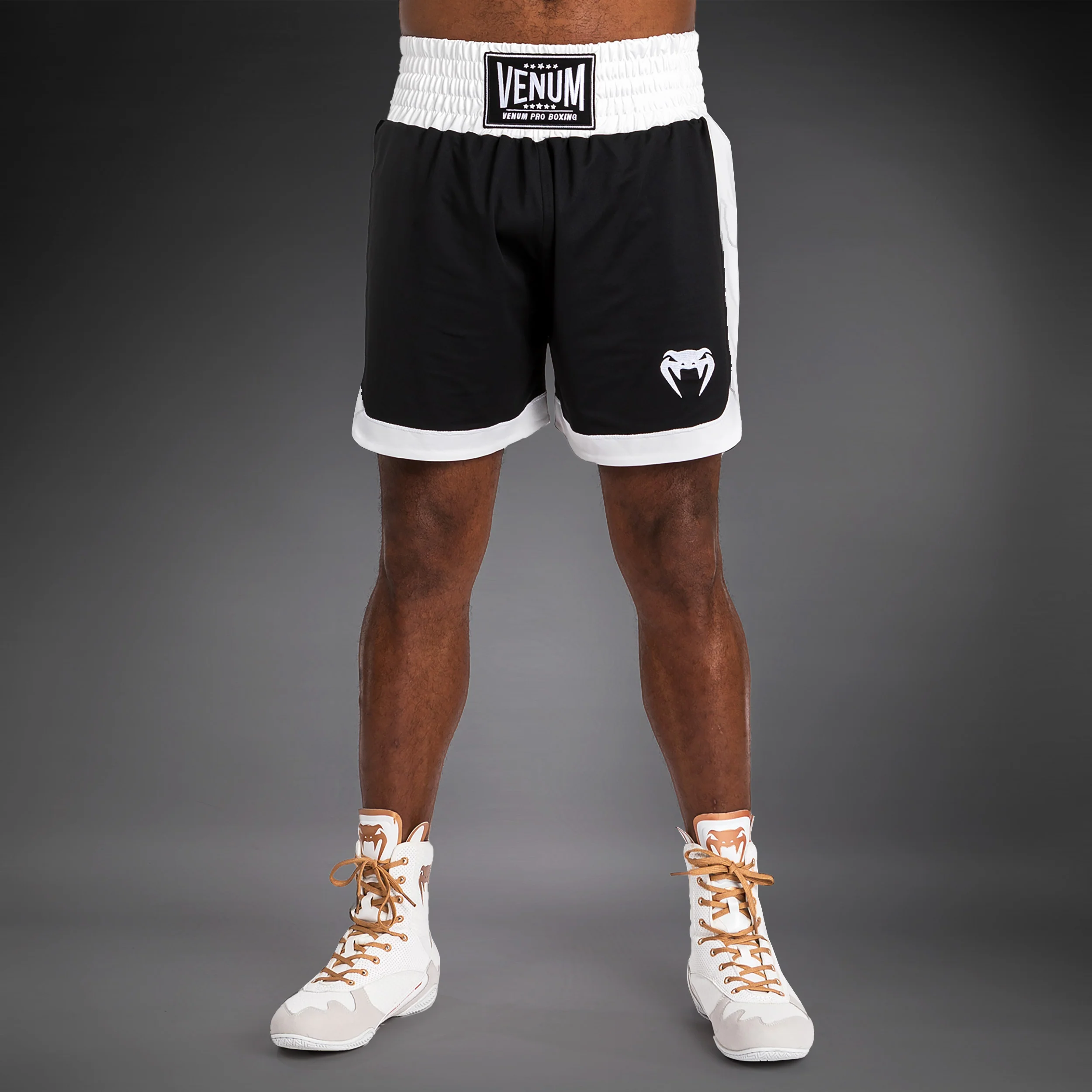 Venum Classic Boxing Shorts - Schwarz/Weiß - Image 4