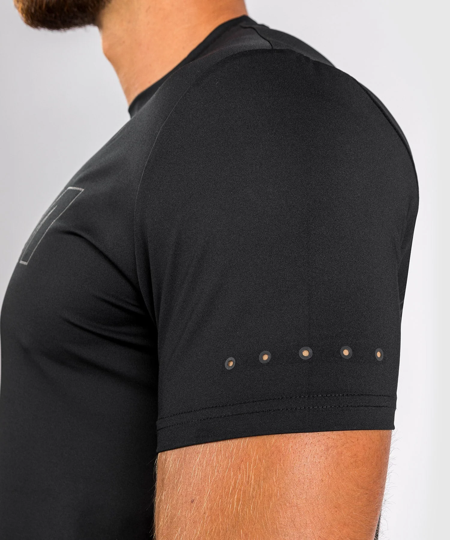 Venum Classic Evo Dry-Tech T-Shirt -  Schwarz/Schwarz Reflektierend - Image 6