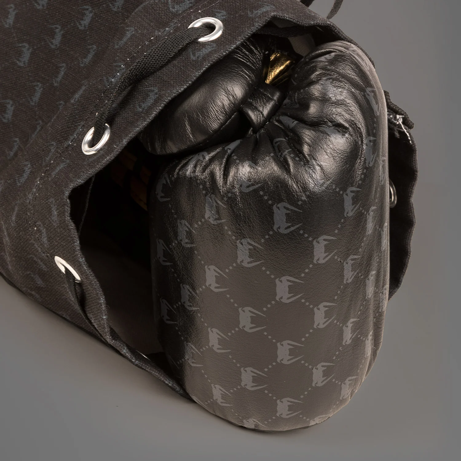 Venum Coco Monogram Pro Boxhandschuhe – Intense Black - Image 2