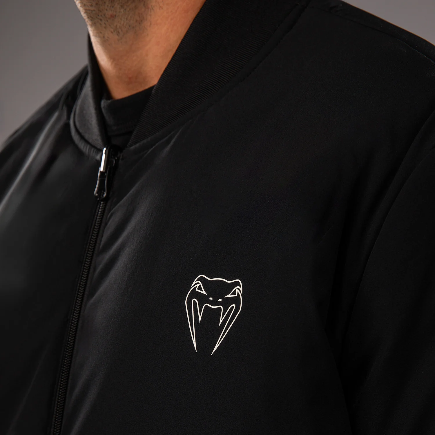 Venum Eclipse Bomberjacke – Schwarz/Ivory - Image 9
