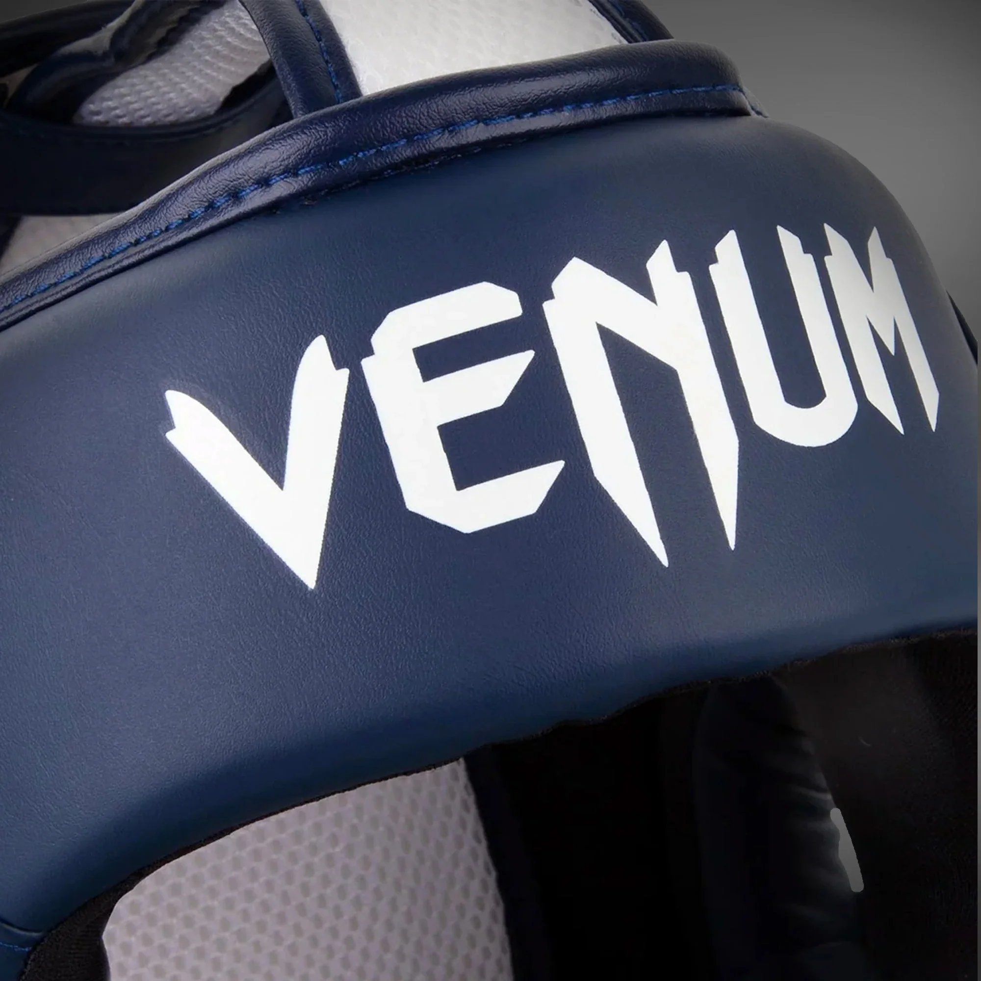 Venum Elite Kopfschutz-Weiß/Marineblau - Image 3