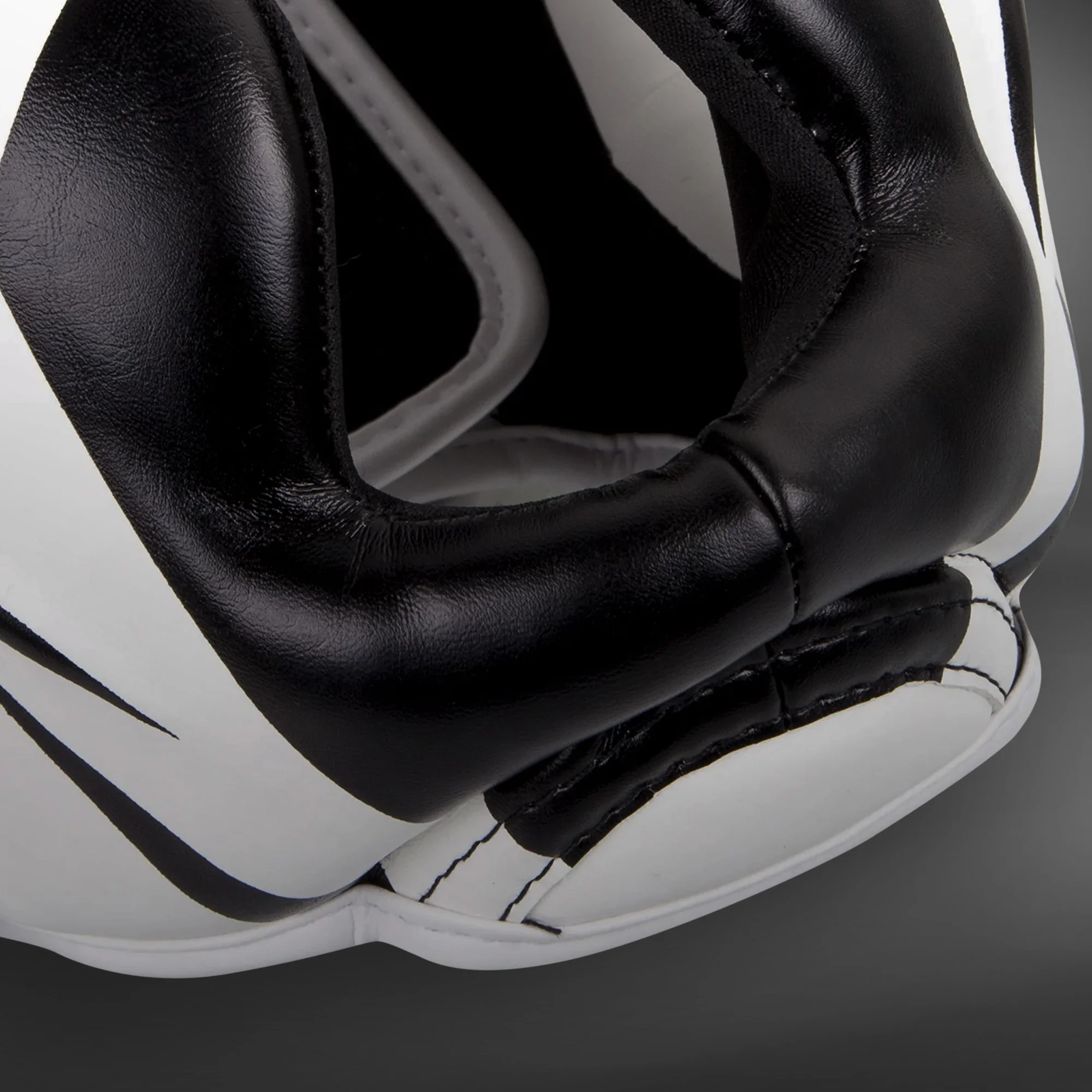 Venum Elite Kopfschutz – Weiß/Schwarz - Image 4