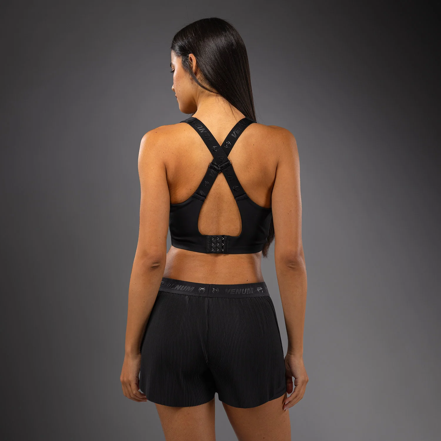 Venum Essential X Women's Sport-BH – Schwarz - Image 4