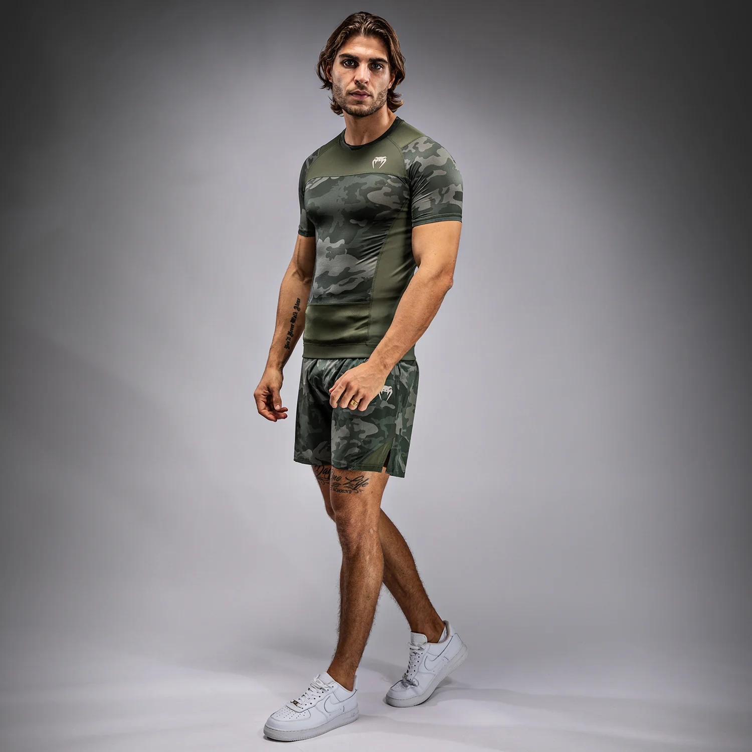 Venum G-Fit Air Herren Kurzarm Rashguard - Armee-Tarnmuster - Image 2