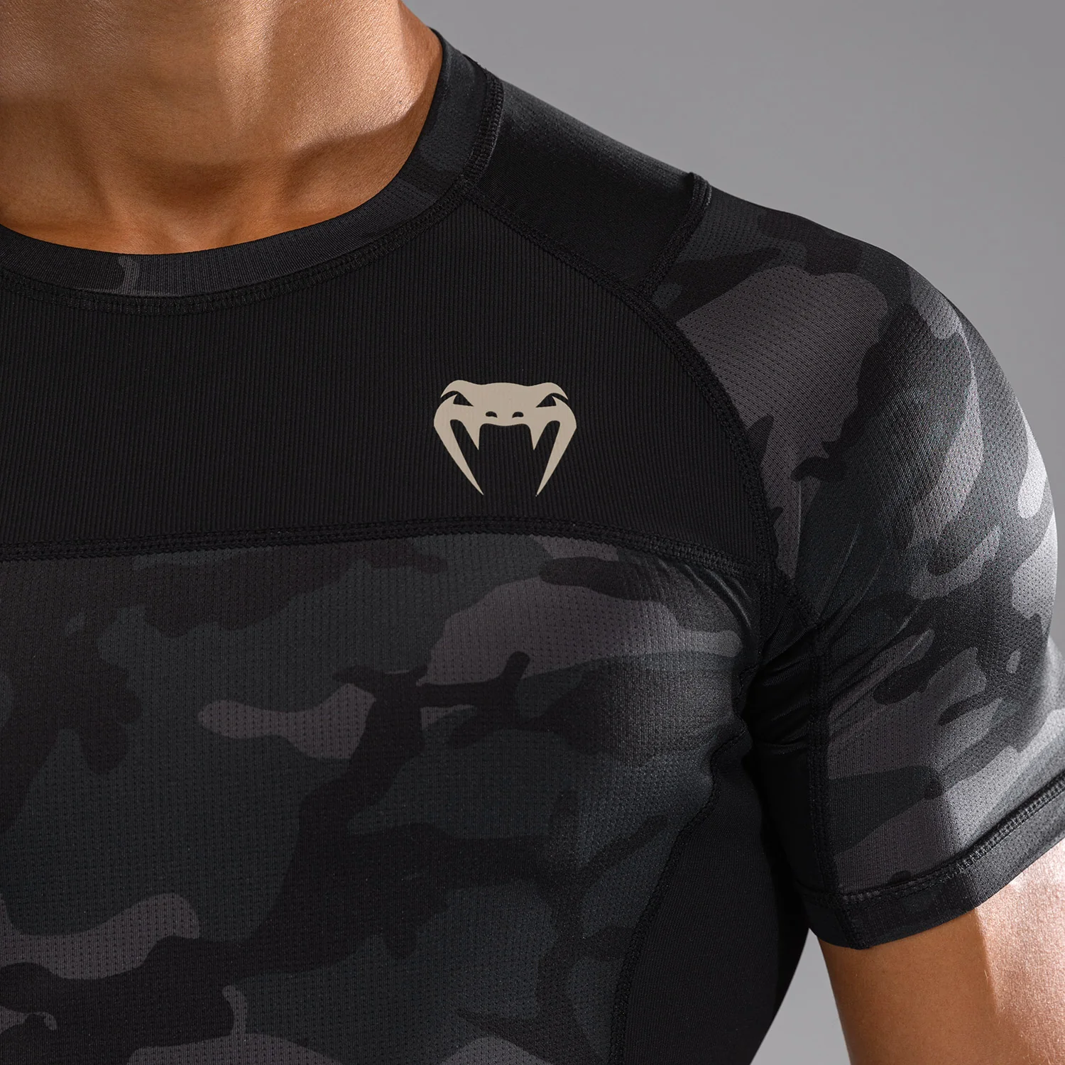 Venum G-Fit Air Herren Kurzarm Rashguard - Digital Urban Camo - Image 7
