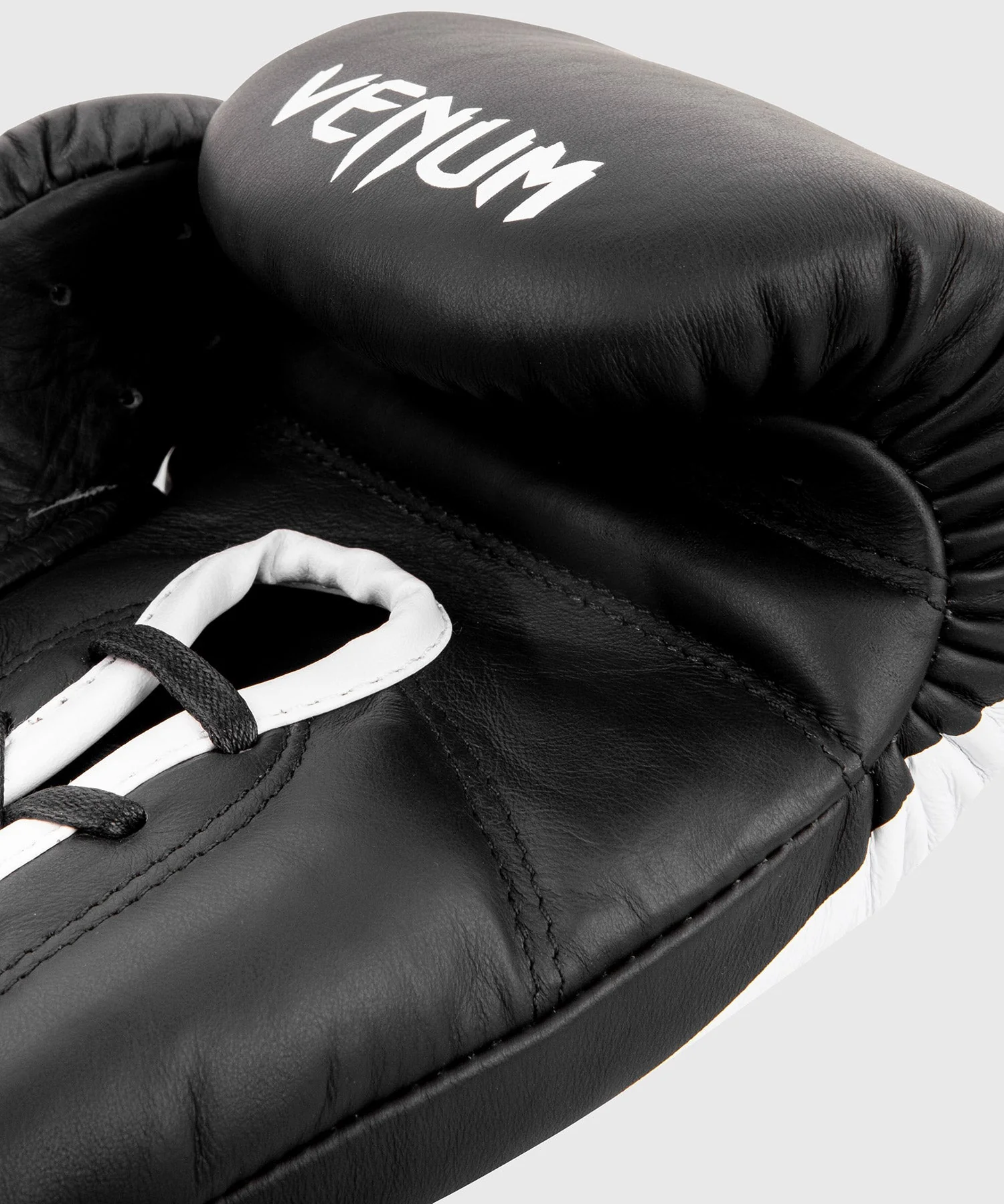 Venum Giant 2.0 professionelle Boxhandschuhe - MIT SCHNÜRUNG - Image 6
