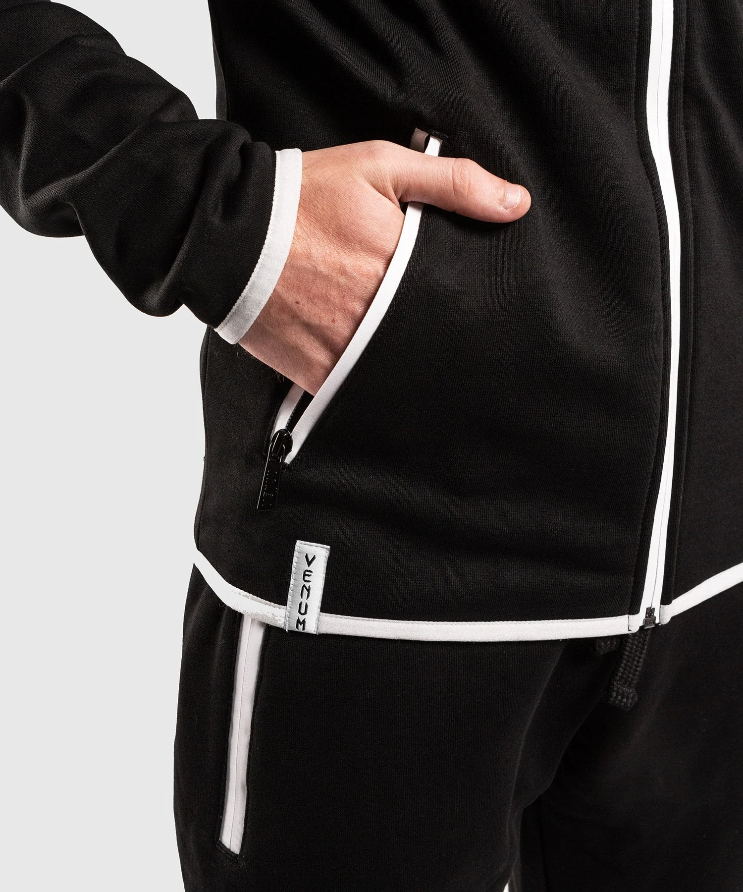 Venum Giant Hoodie - Schwarz/Weiß - Image 6