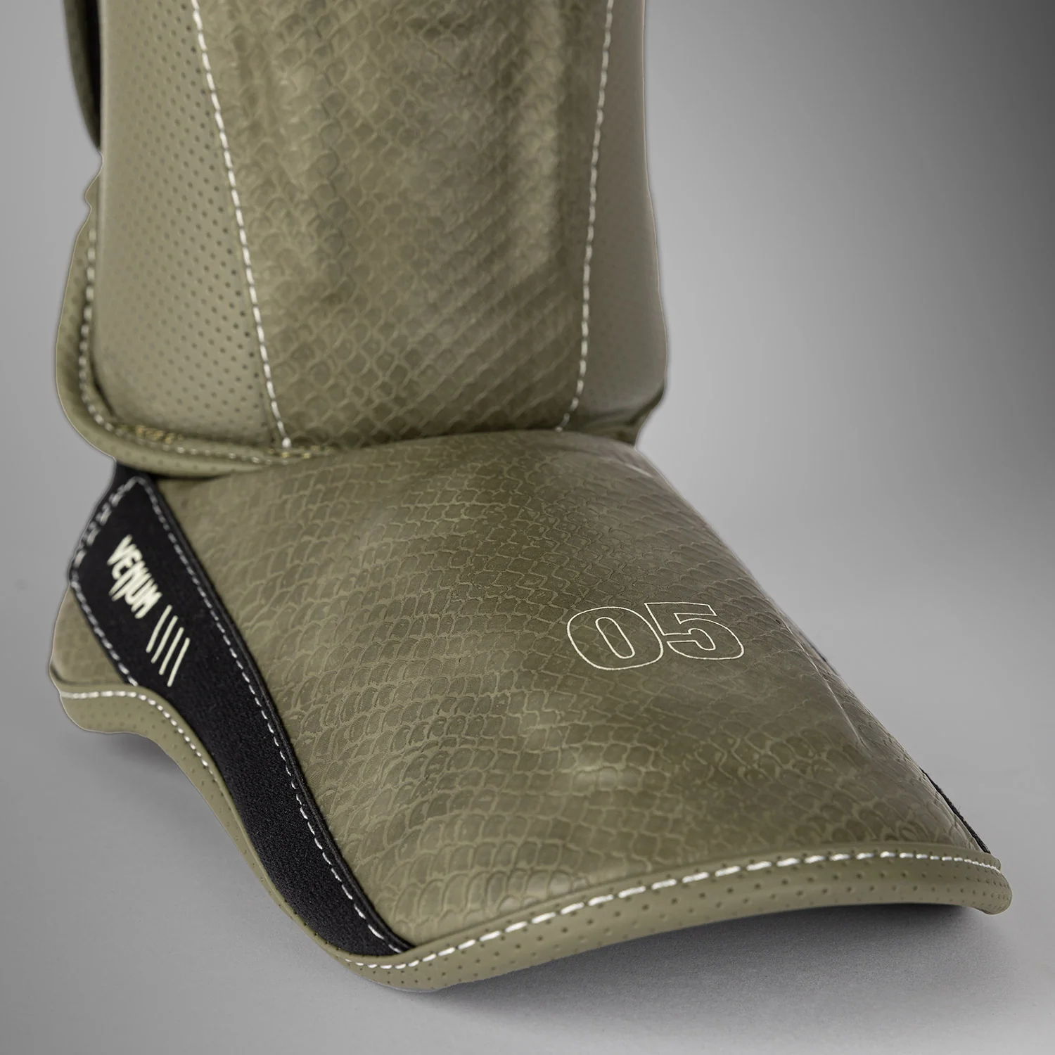 Venum Impact Evo Scales Schienbeinschoner – Army Green - Image 3