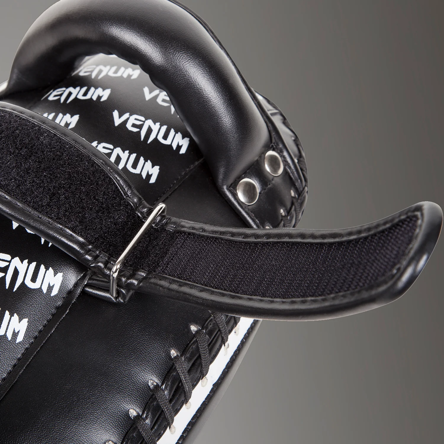 Venum Light Kick Pads - Skintex Leder - Schwarz/Ice (Paar) - Image 8