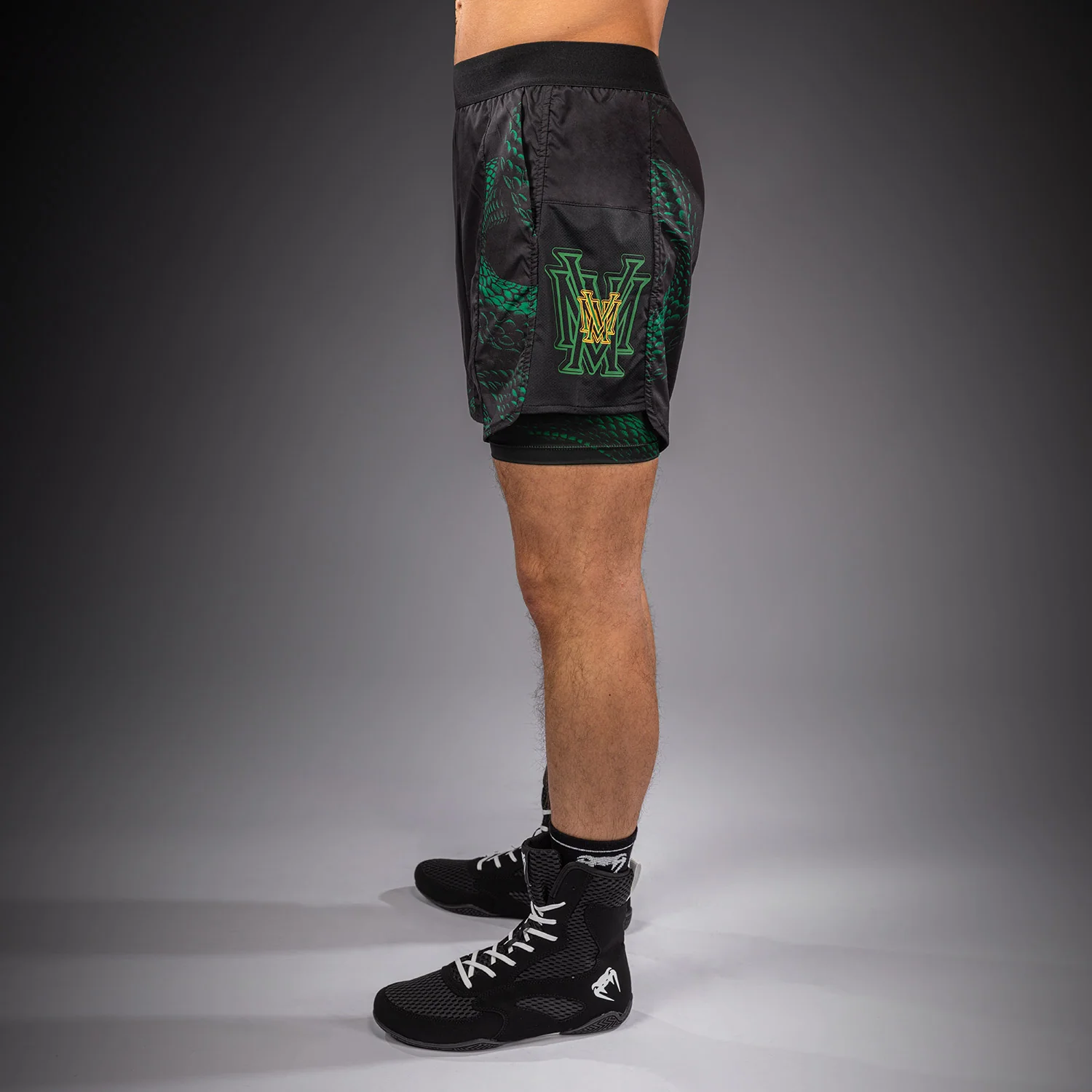 Venum Matupa Trainingsshorts - Schwarz/Grün/Gold - Image 2