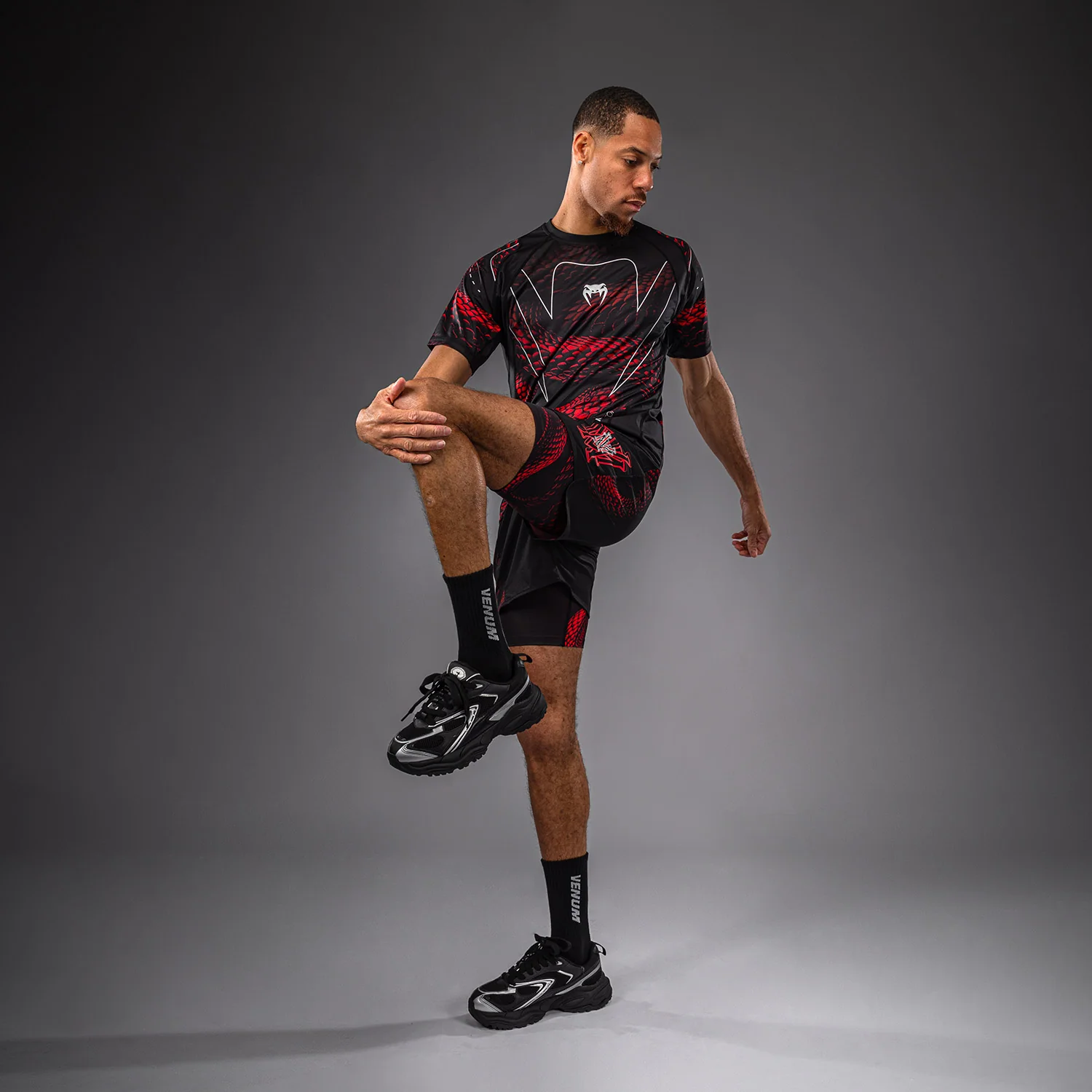 Venum Matupa Trainingsshorts - Schwarz/Rot/Silber - Image 6