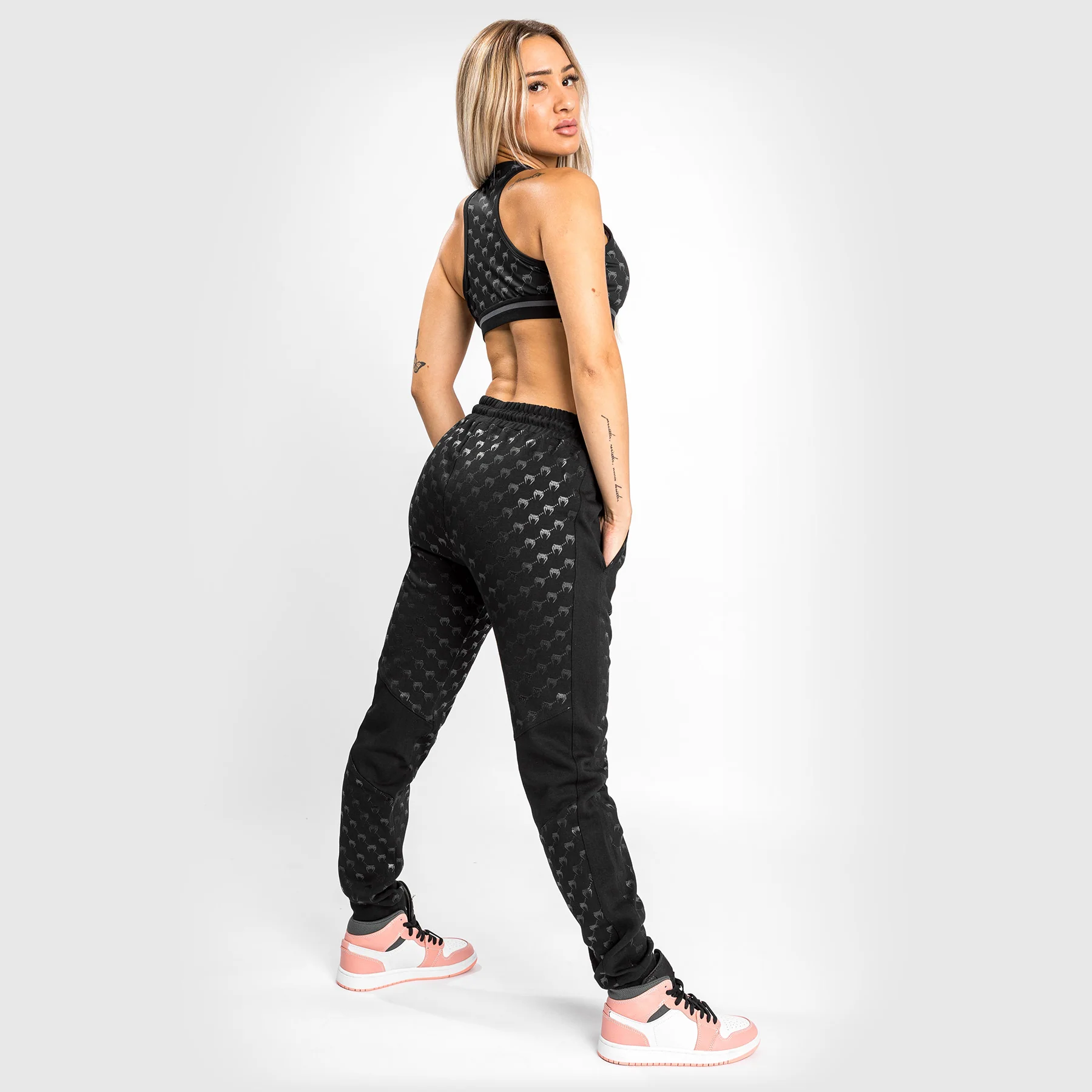Venum Monogram Jogginghose für Damen – Schwarz/Roségold - Image 4